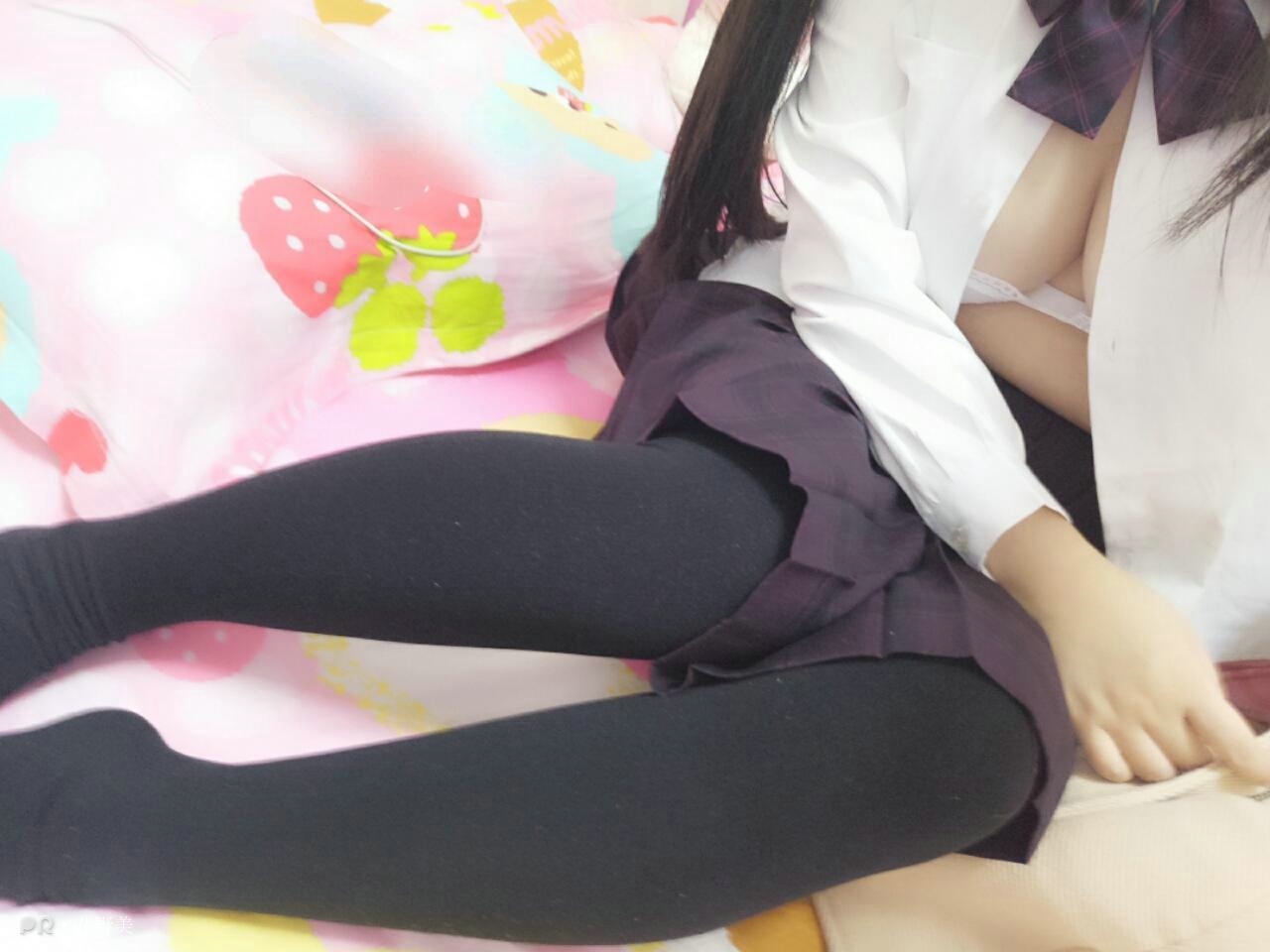 花野美—褐色格子校服