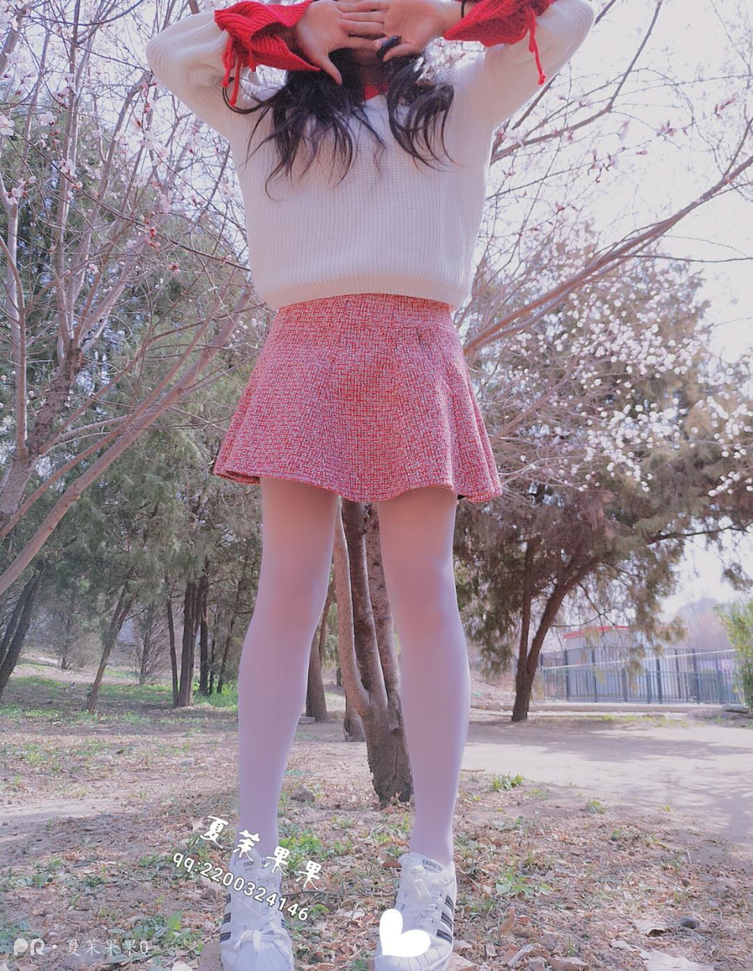 夏茉果果-户外白丝诱惑