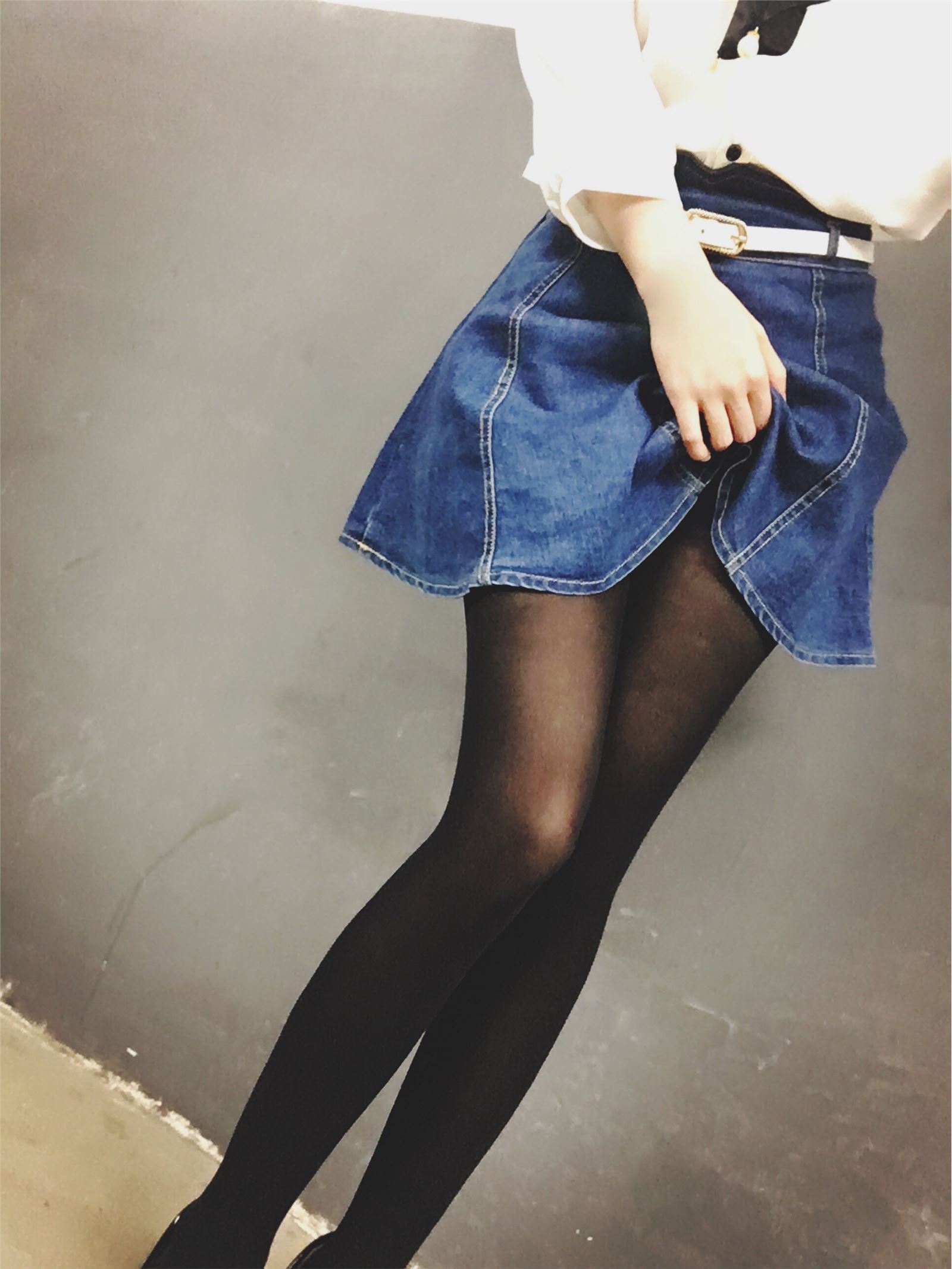 笔芯app邪魔暖暖-白天使与女特务