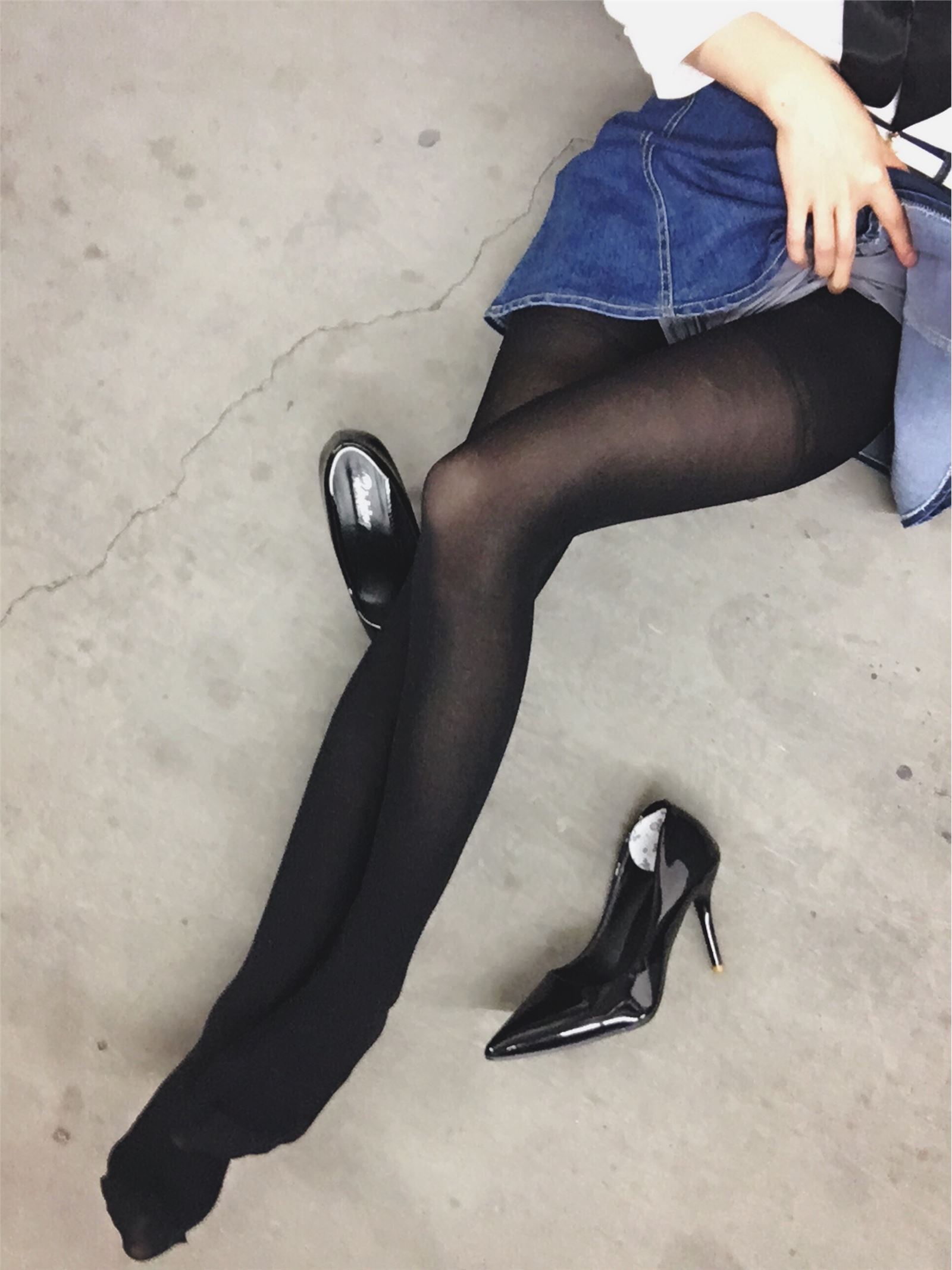 笔芯app邪魔暖暖-白天使与女特务