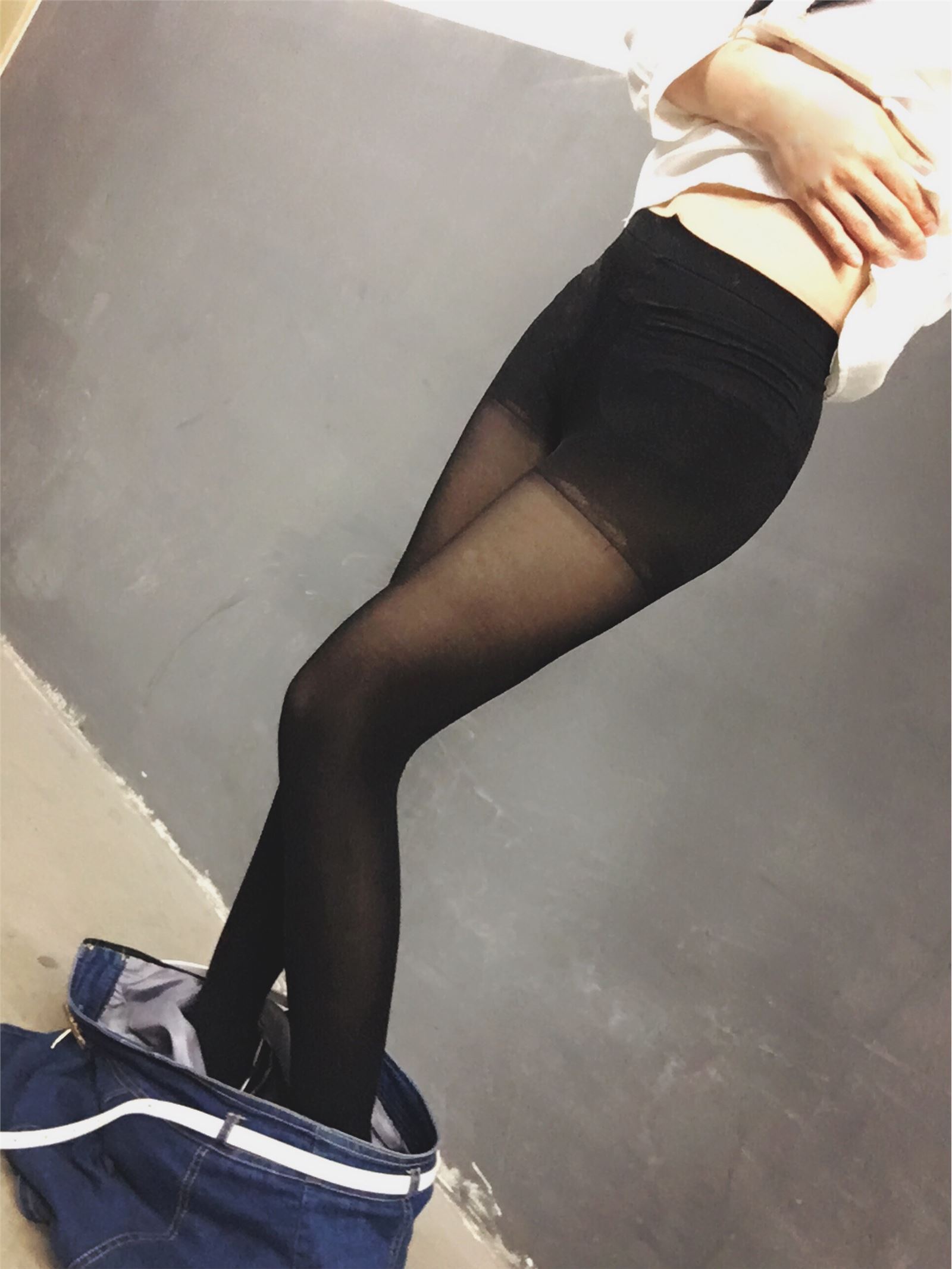 笔芯app邪魔暖暖-白天使与女特务