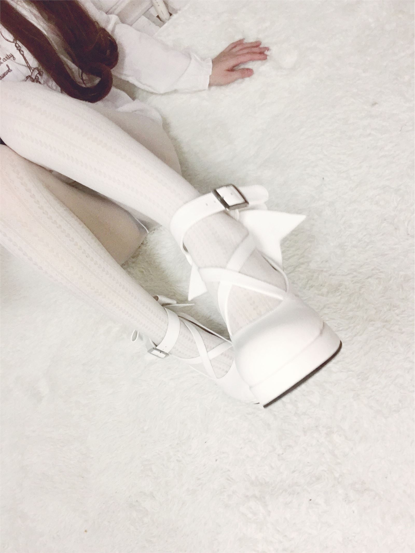 笔芯app邪魔暖暖-白天使与女特务