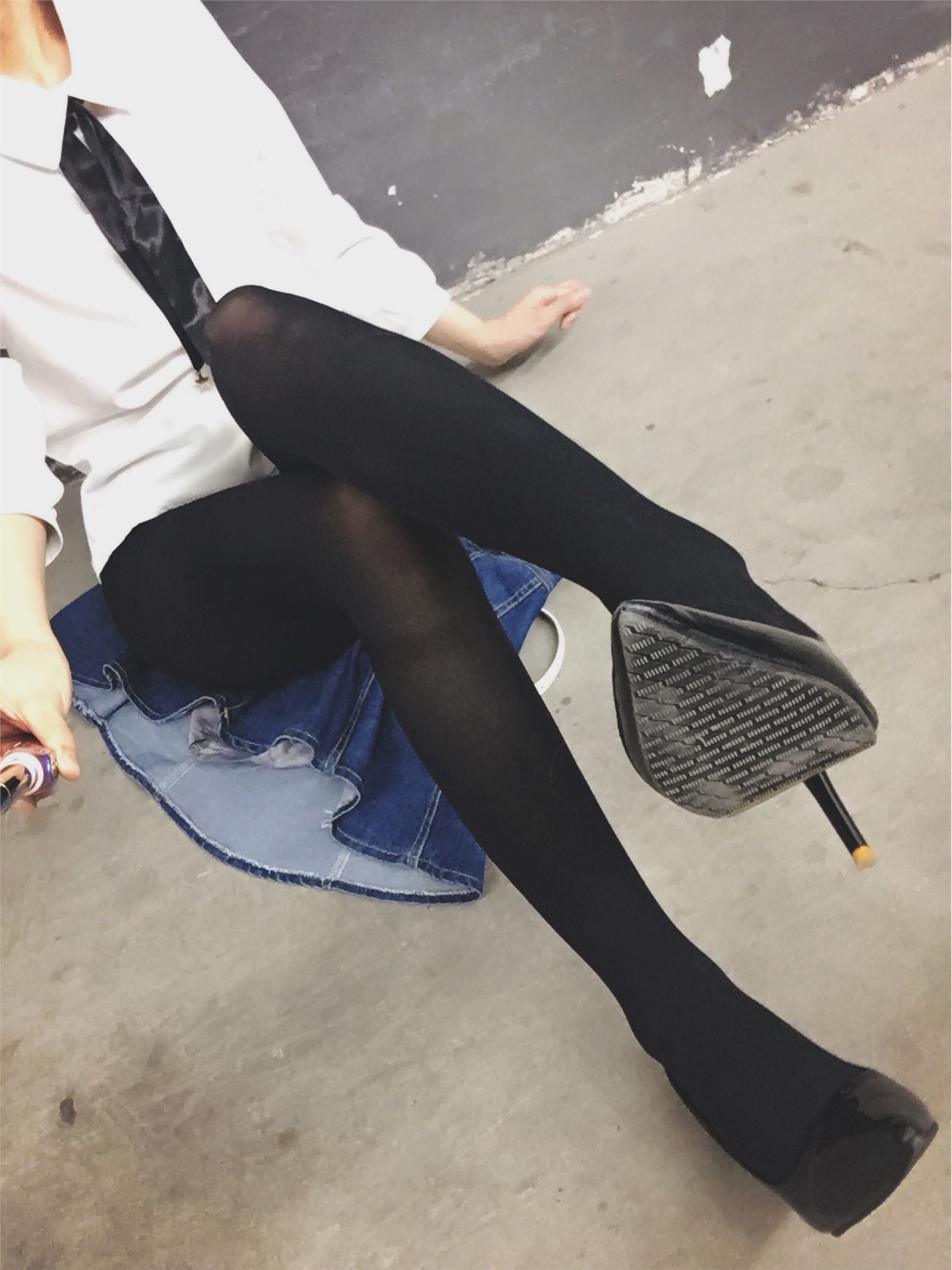 笔芯app邪魔暖暖-白天使与女特务