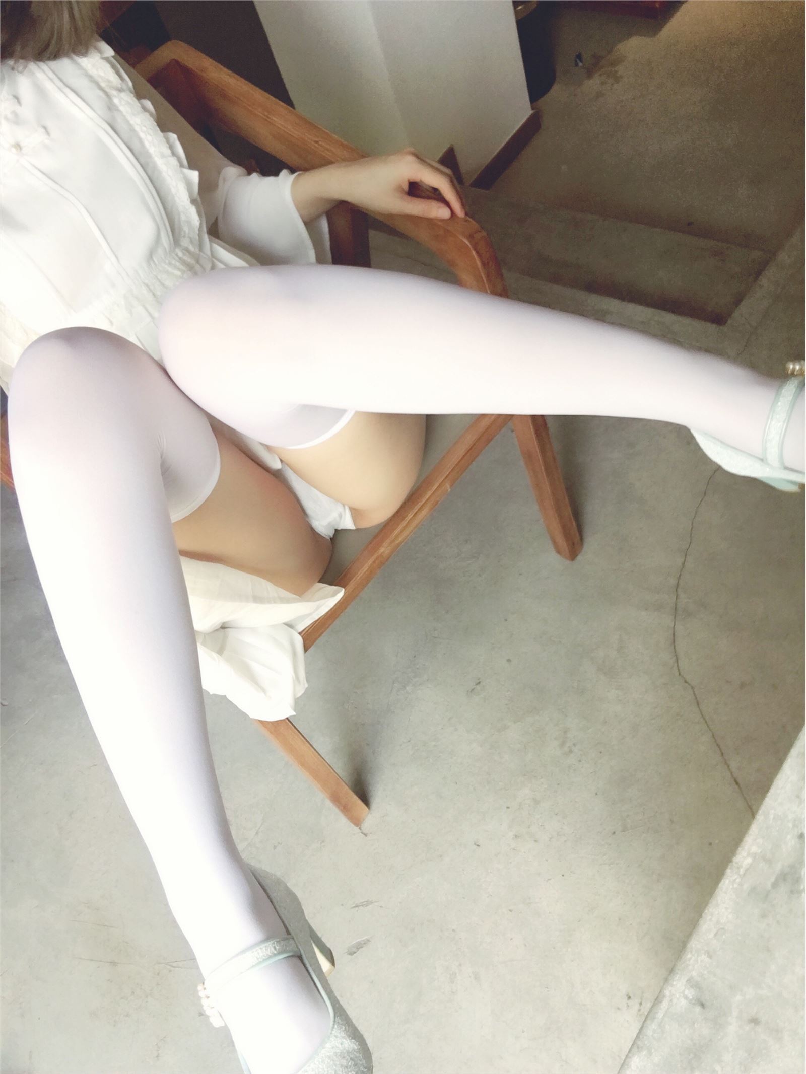 笔芯app邪魔暖暖-白天使与女特务