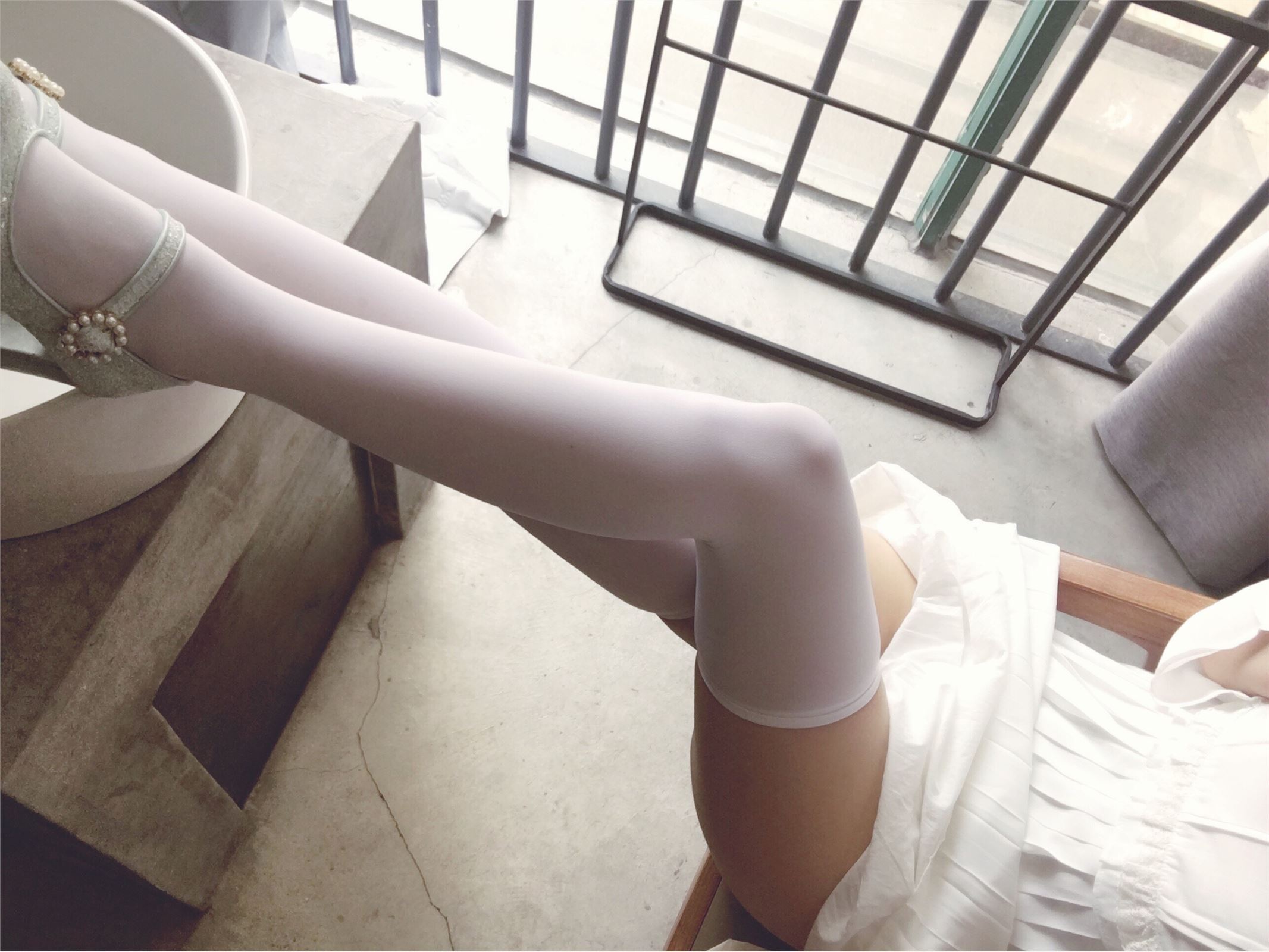 笔芯app邪魔暖暖-白天使与女特务