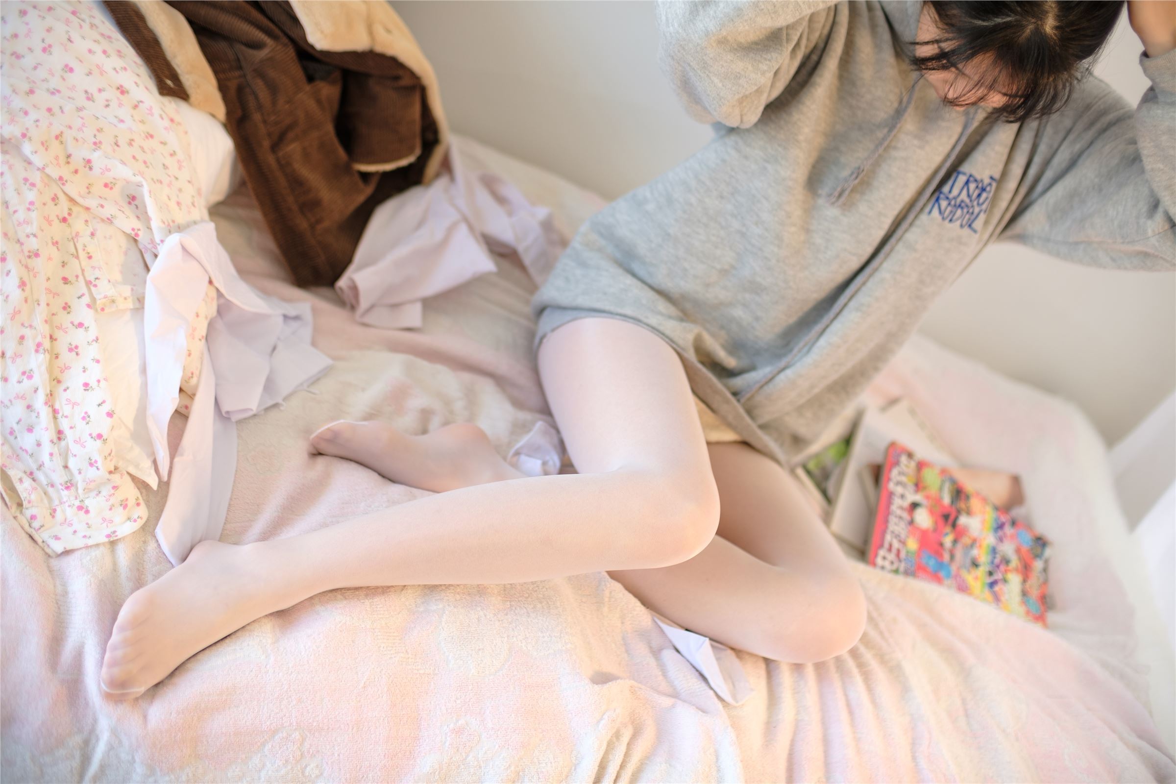 阿拉希武器酱-居家少女的白丝秀