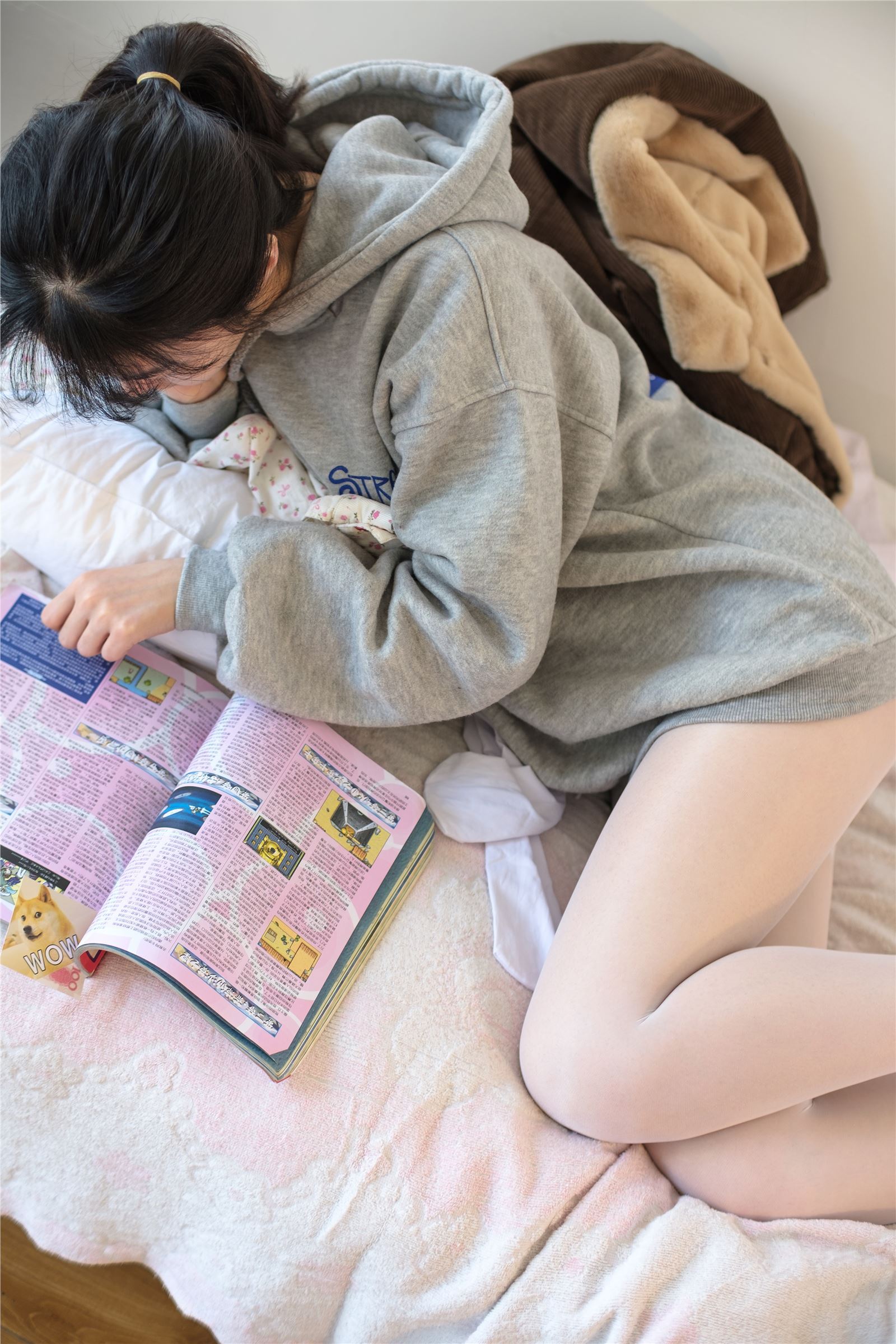 阿拉希武器酱-居家少女的白丝秀