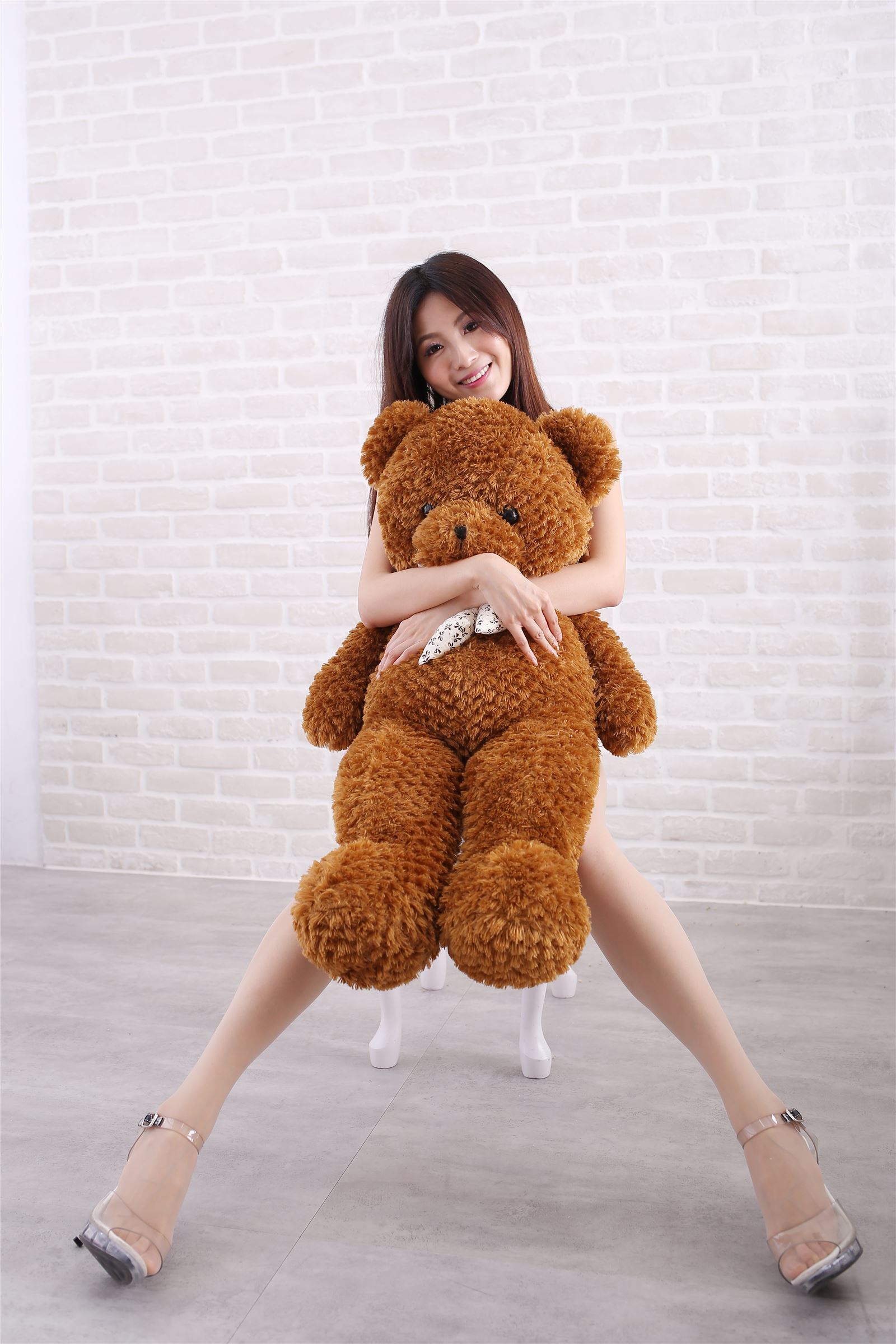 女神Vicni 简晓育外拍图集