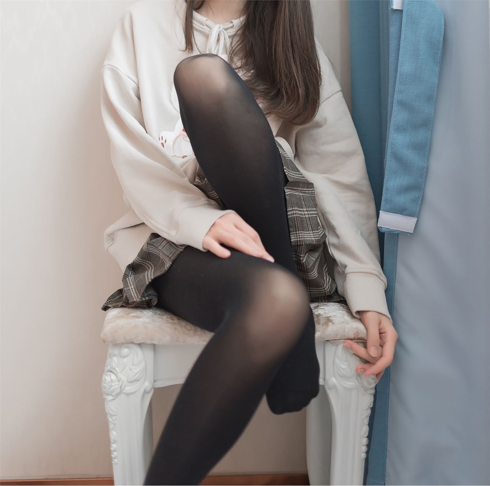 九曲Super-cute-窗帘后的朦胧写真