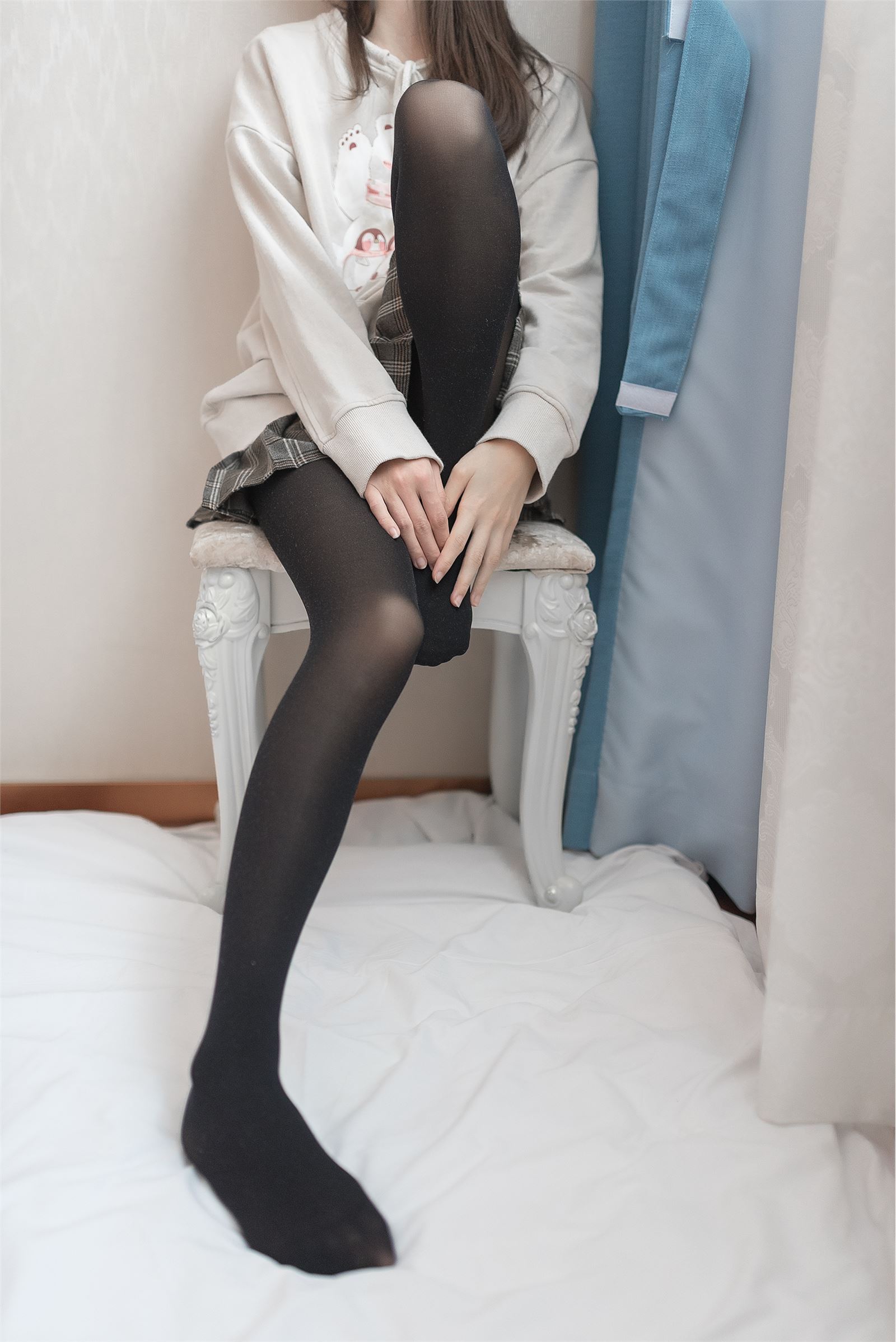 九曲Super-cute-窗帘后的朦胧写真