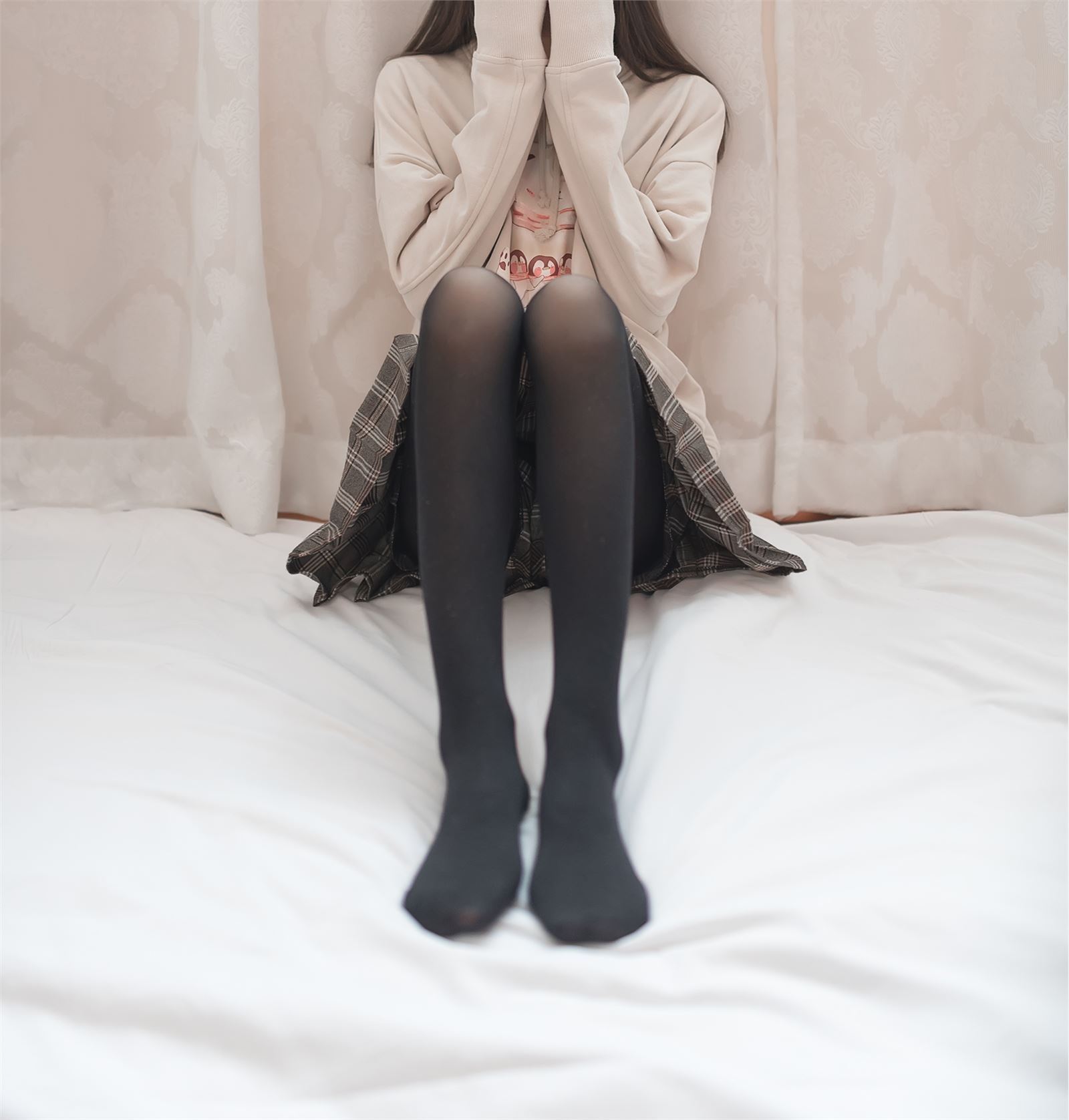 九曲Super-cute-窗帘后的朦胧写真