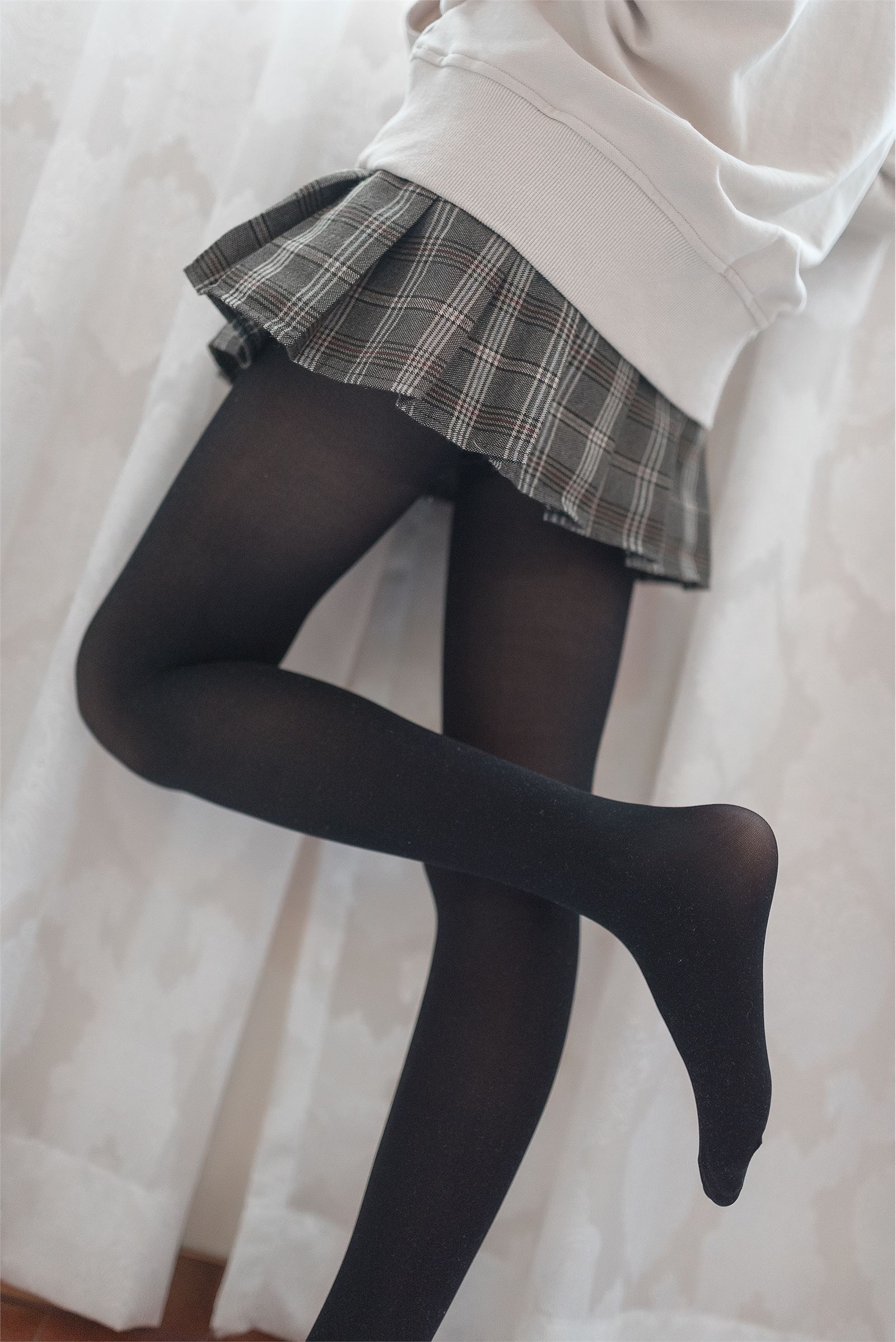 九曲Super-cute-窗帘后的朦胧写真