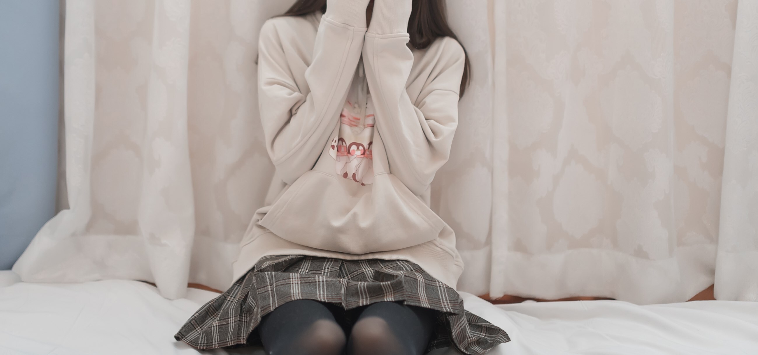 九曲Super-cute-窗帘后的朦胧写真