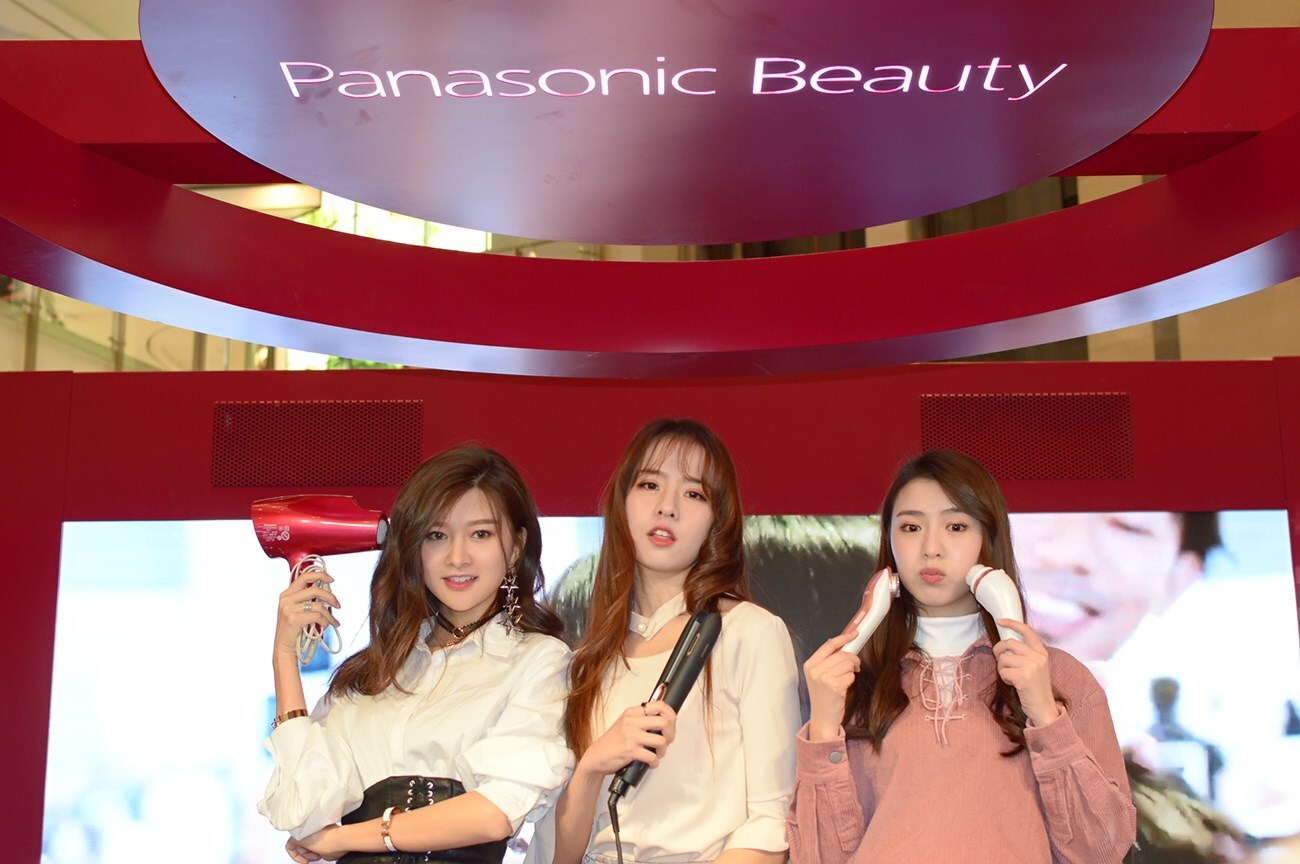 2018上海Panasonic展会性感嫩模 [伊港伊戆以刚]