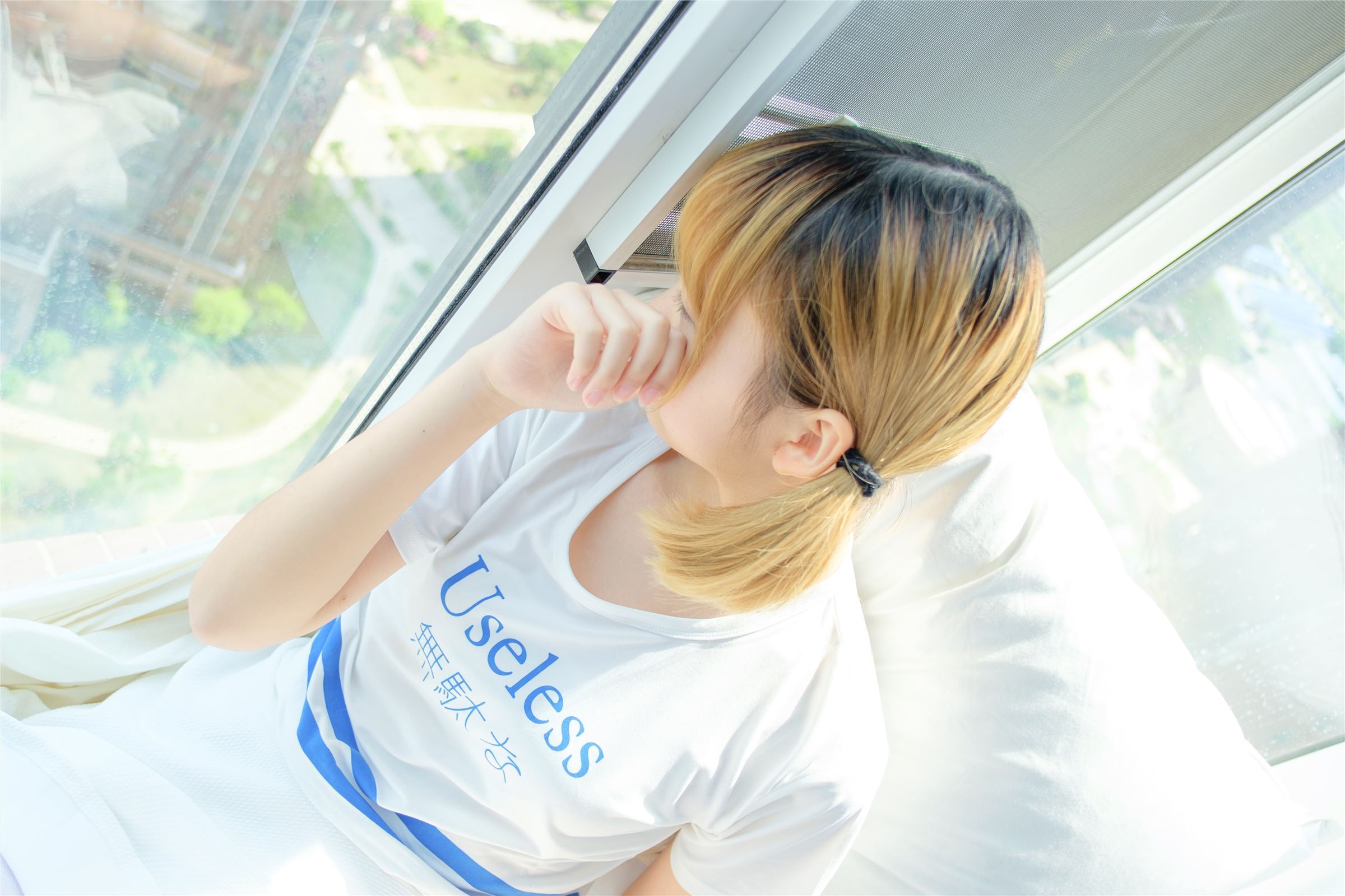 [森萝财团]萝莉丝足写真 R15-004 纯白之恋