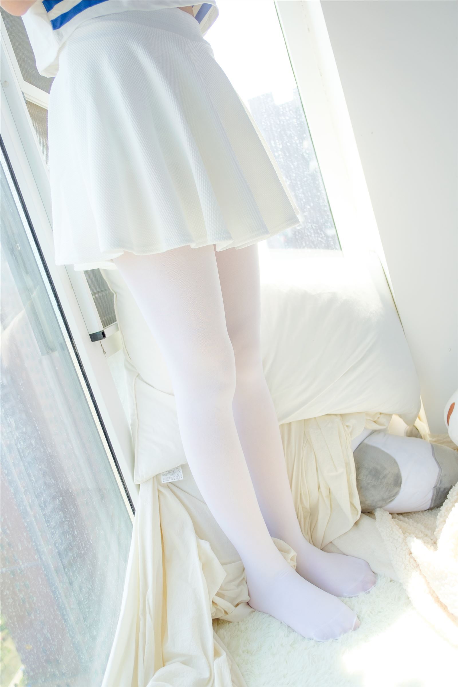 [森萝财团]萝莉丝足写真 R15-004 纯白之恋