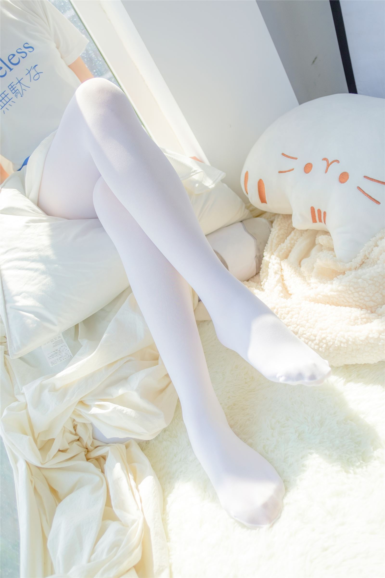 [森萝财团]萝莉丝足写真 R15-004 纯白之恋