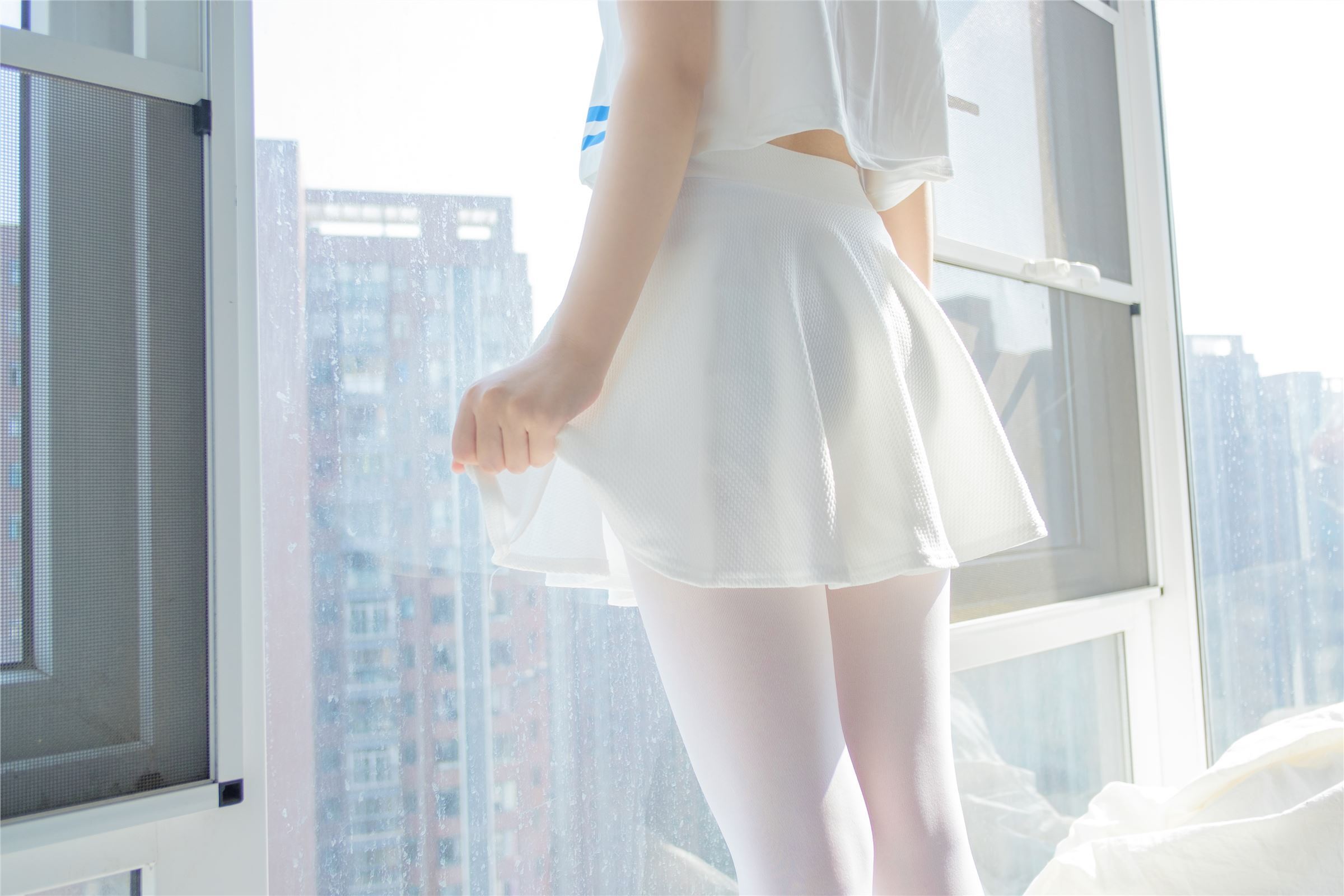 [森萝财团]萝莉丝足写真 R15-004 纯白之恋