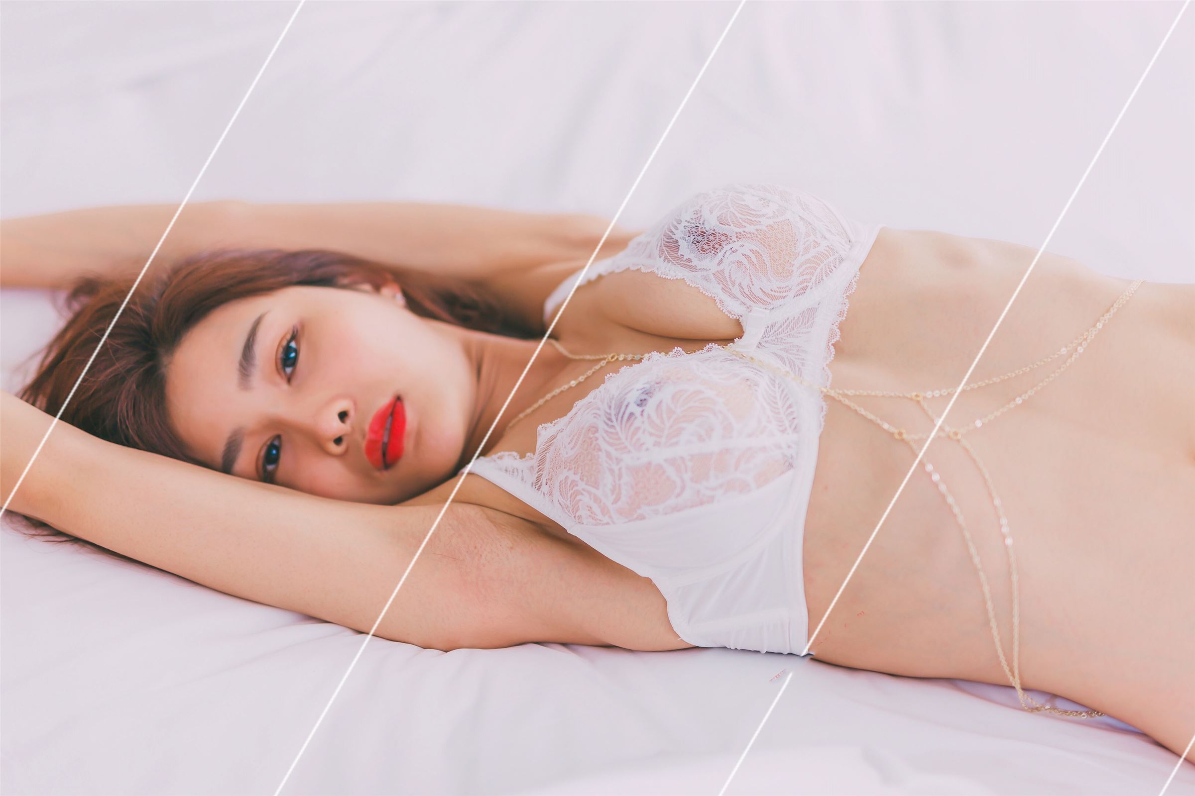 网红模特闫盼盼最新7月写真套图-女皇