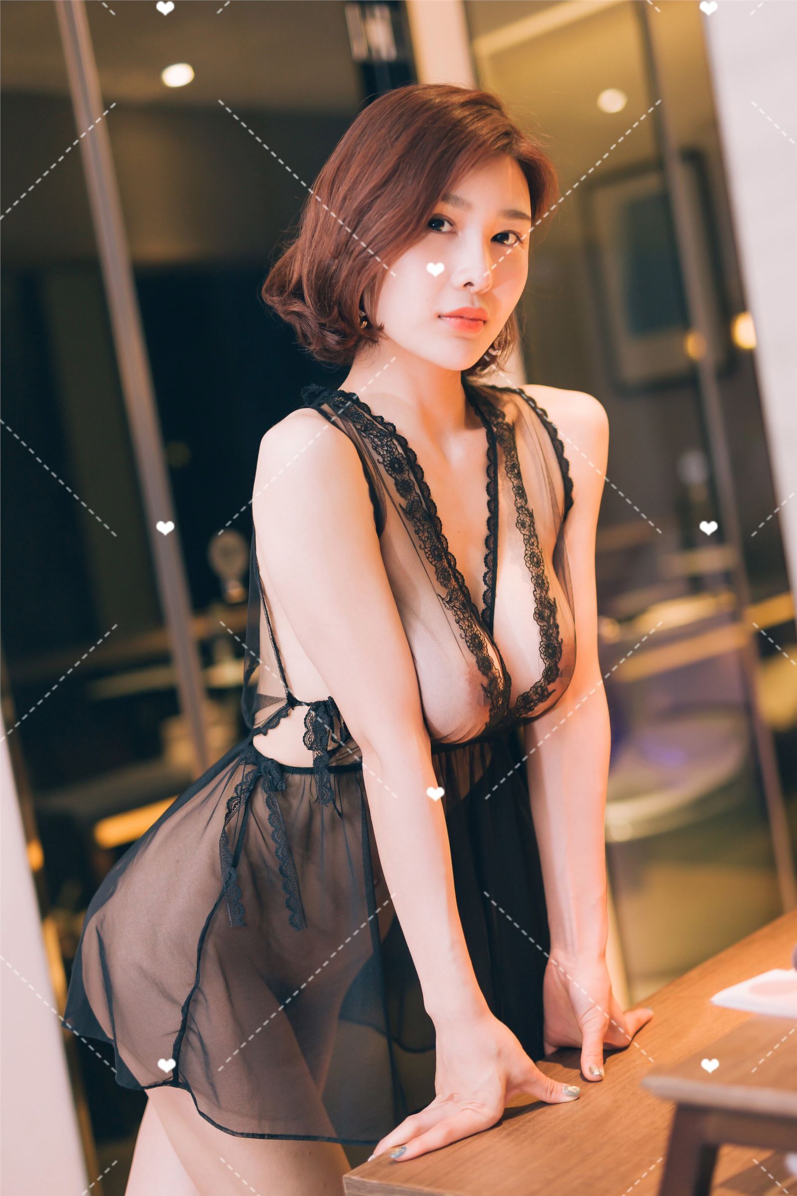 网红模特闫盼盼最新7月写真套图-透视