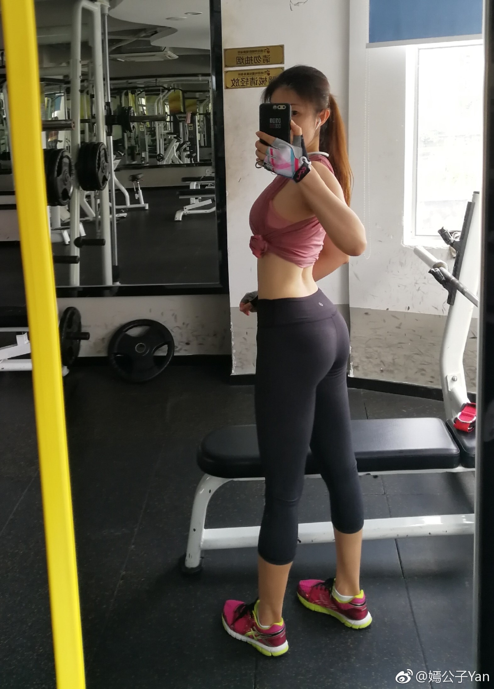 微博第一届美臀大赛美臀照打包 1