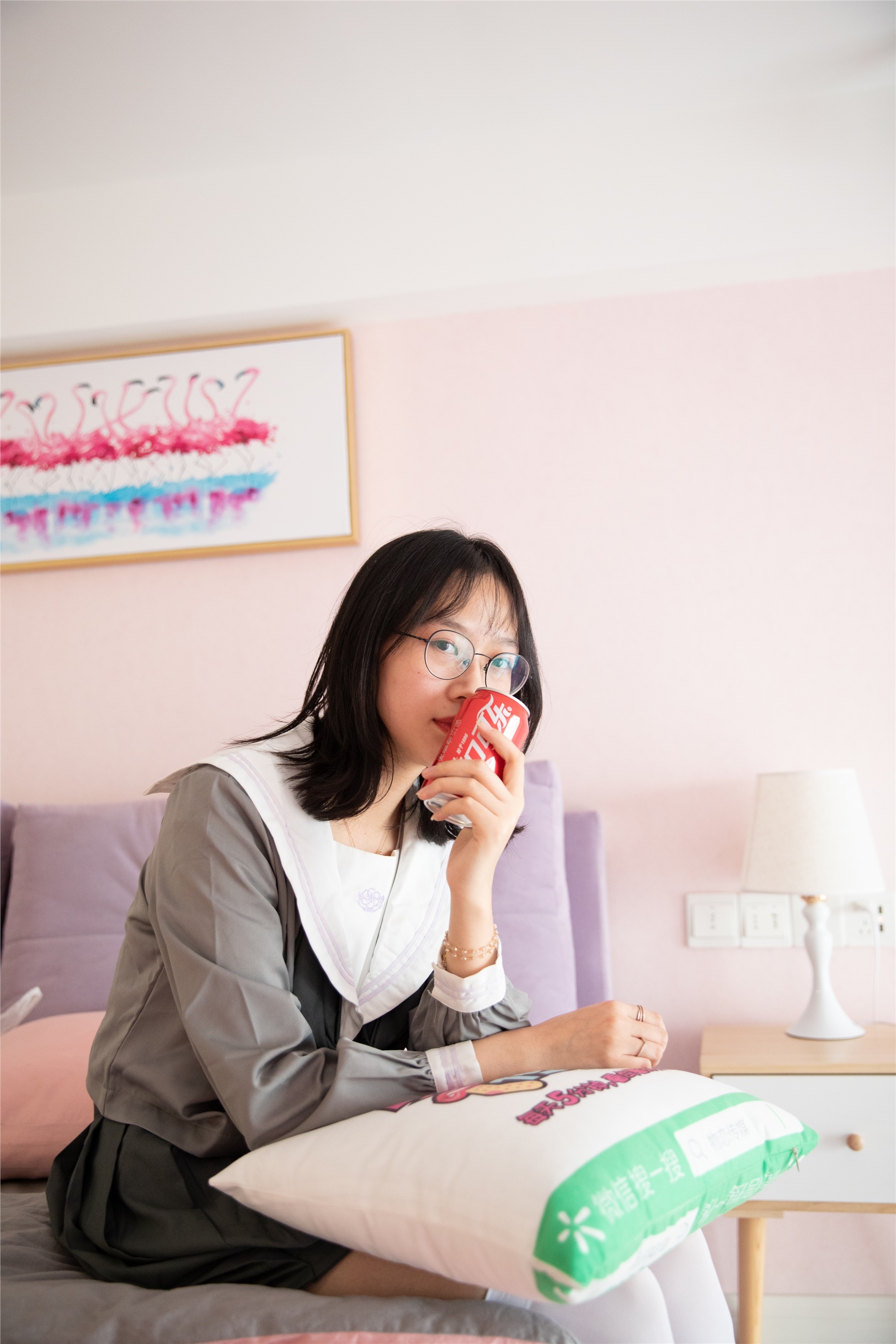 物恋传媒 No.112 落落-荷叶边加白色高筒袜，卡哇伊