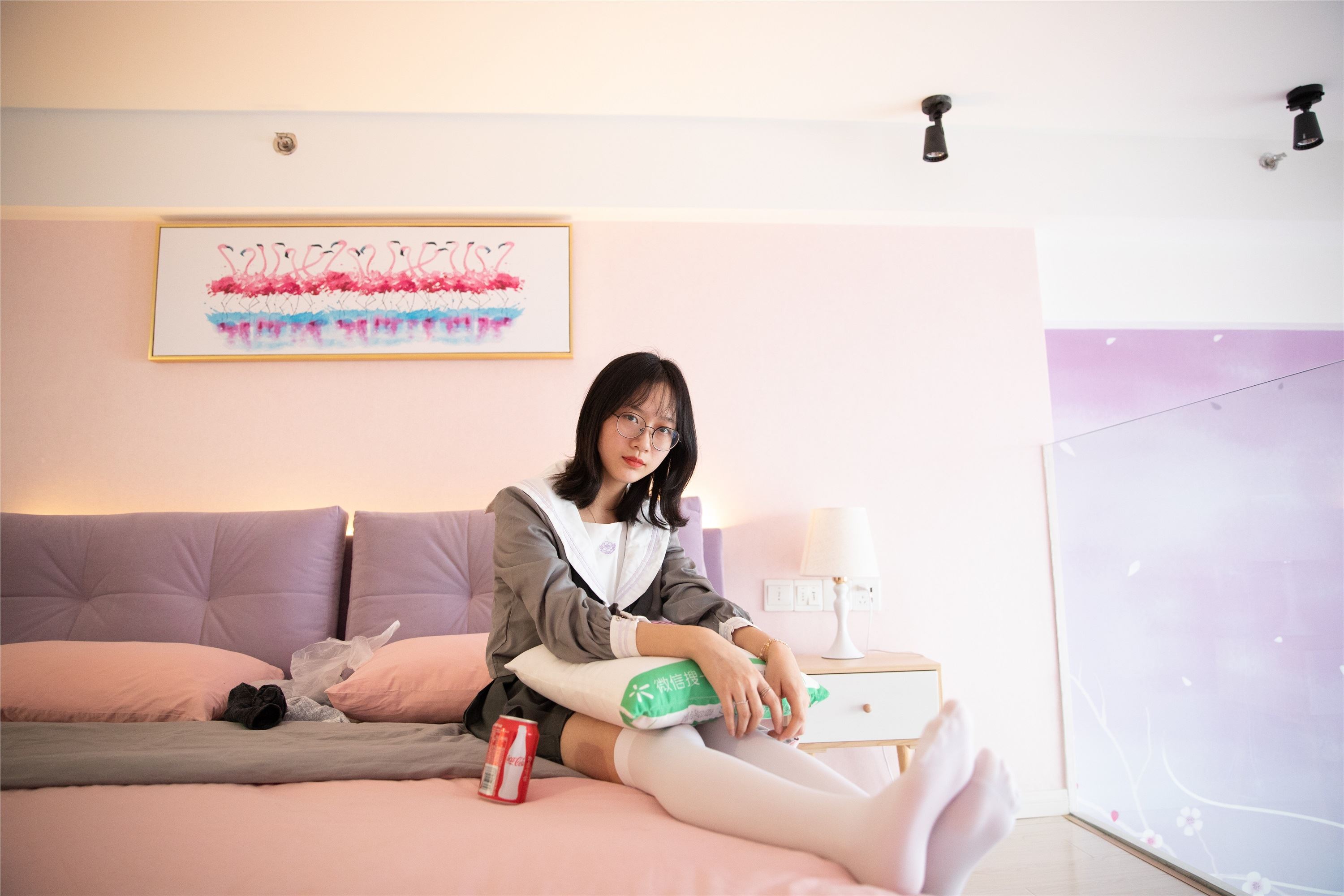 物恋传媒 No.112 落落-荷叶边加白色高筒袜，卡哇伊