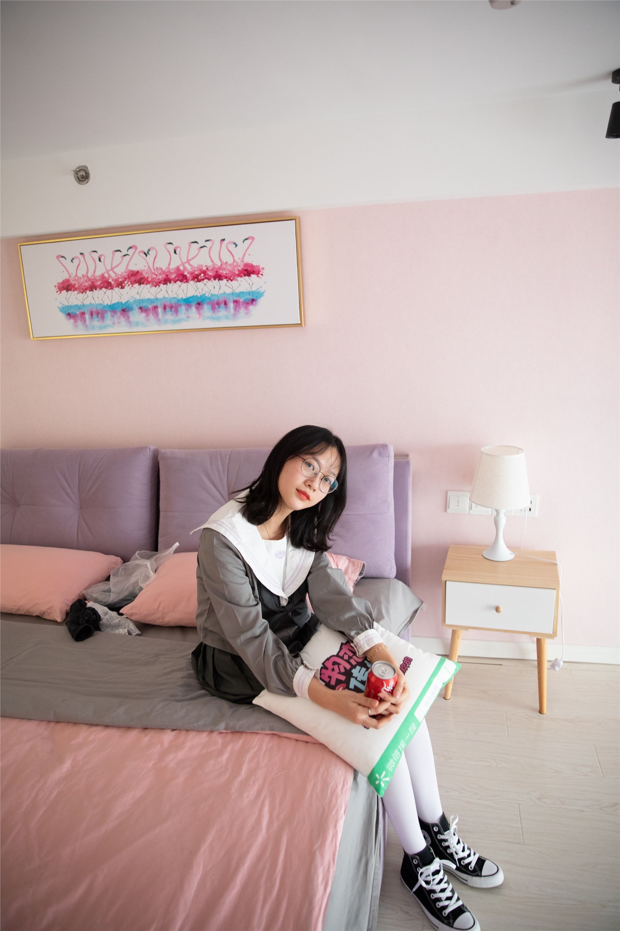 物恋传媒 No.112 落落-荷叶边加白色高筒袜，卡哇伊