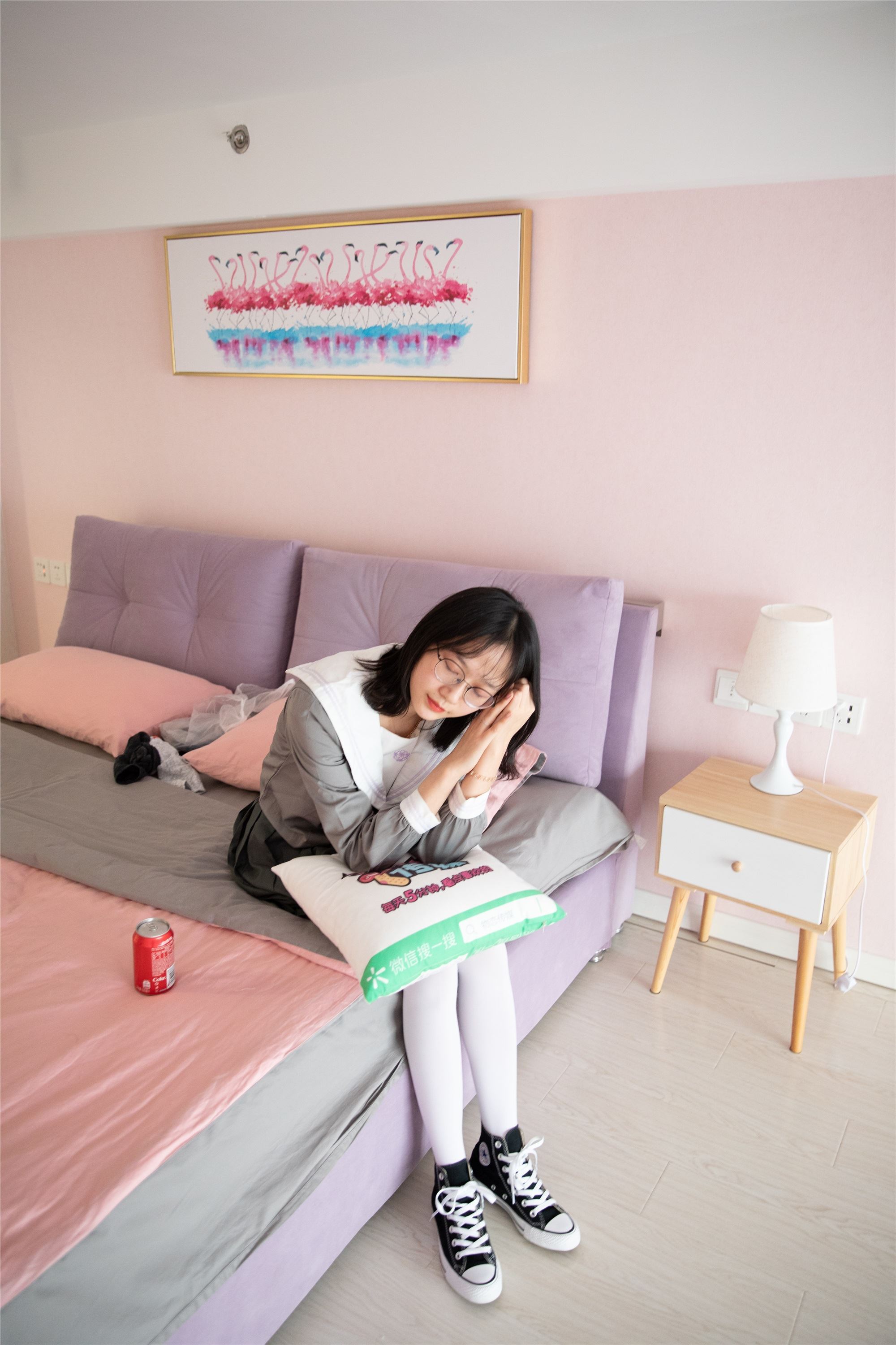 物恋传媒 No.112 落落-荷叶边加白色高筒袜，卡哇伊