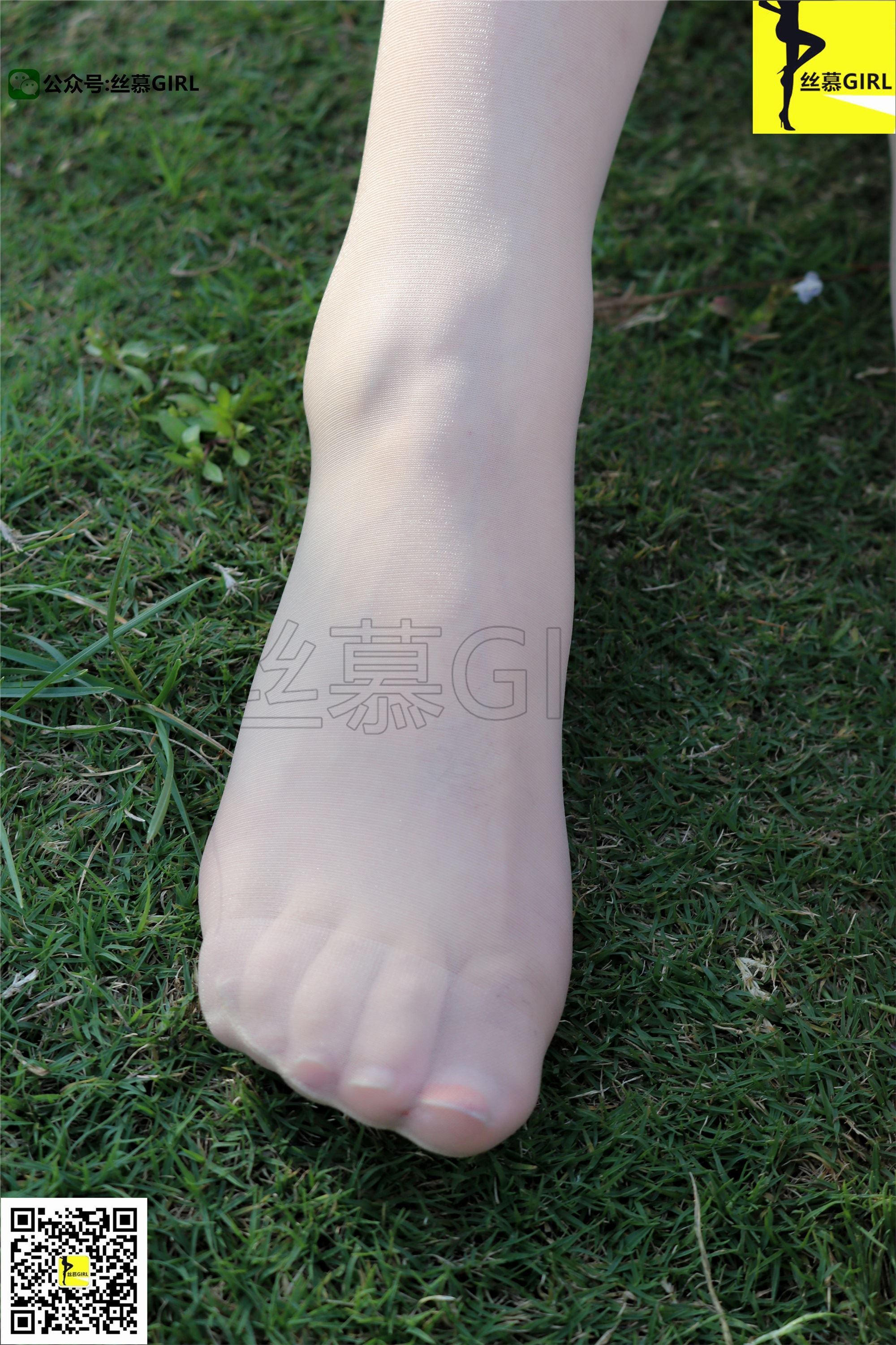 丝慕写真 第014期 模特：四月《黑天鹅与白天鹅》