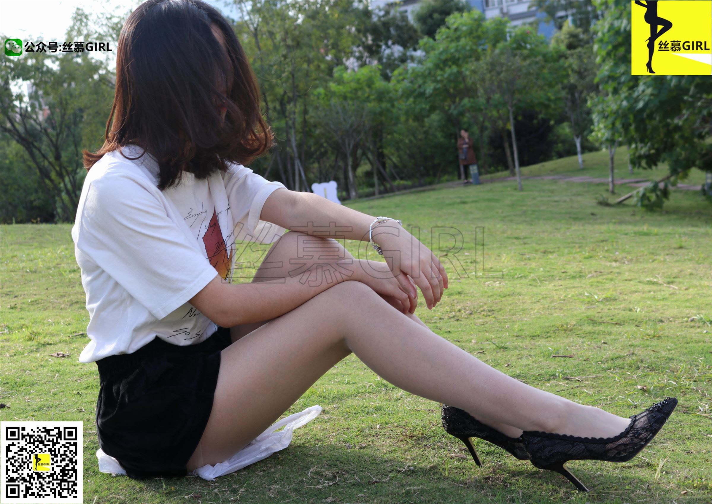 丝慕写真 第014期 模特：四月《黑天鹅与白天鹅》