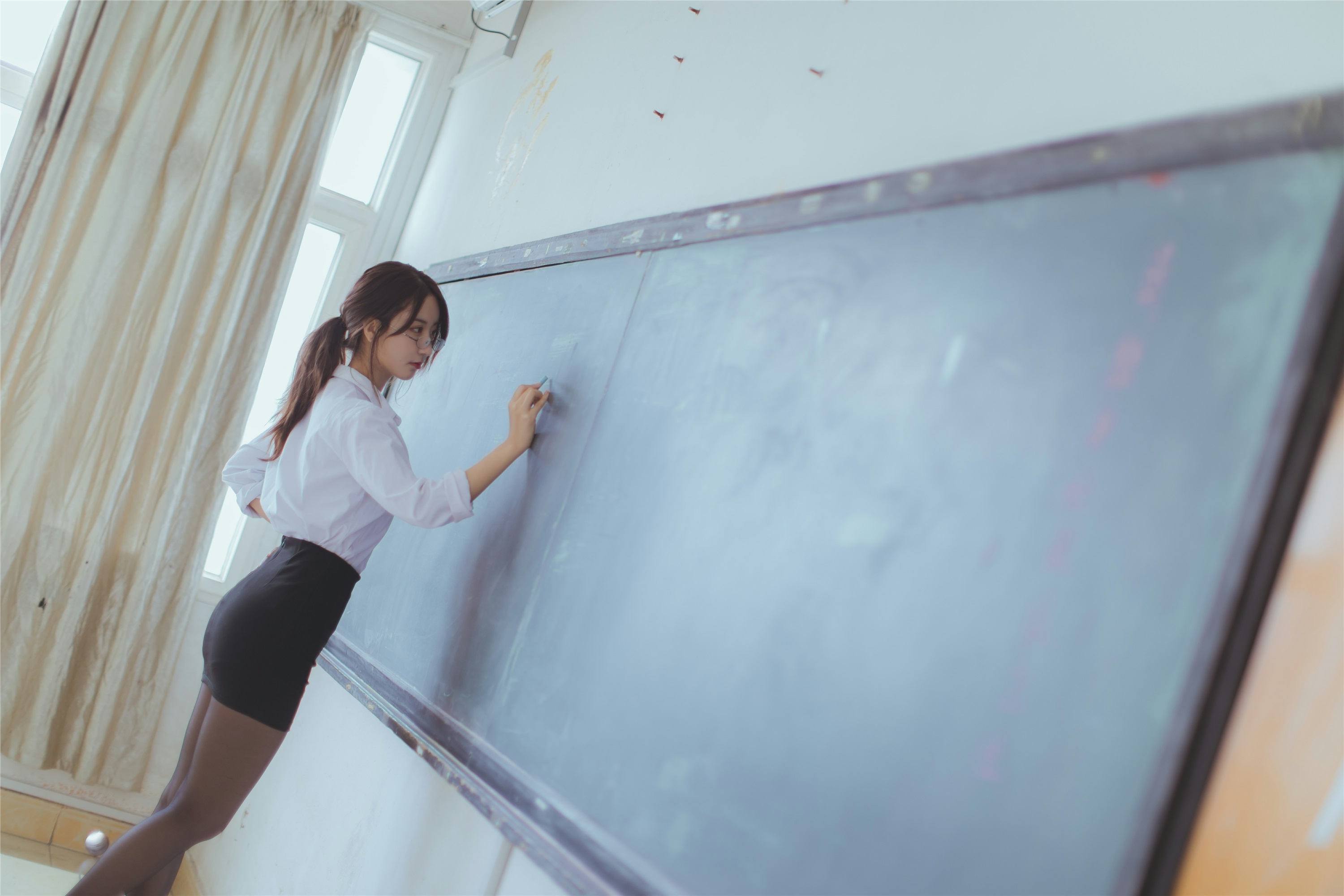 Coser小姐姐黑川 – 教师（不对外）真爱cos