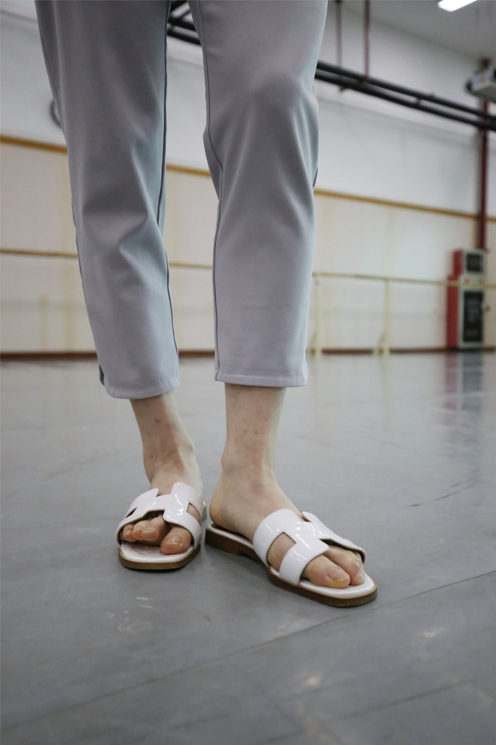 大西瓜美女图片 Z1 休闲裤少女180p