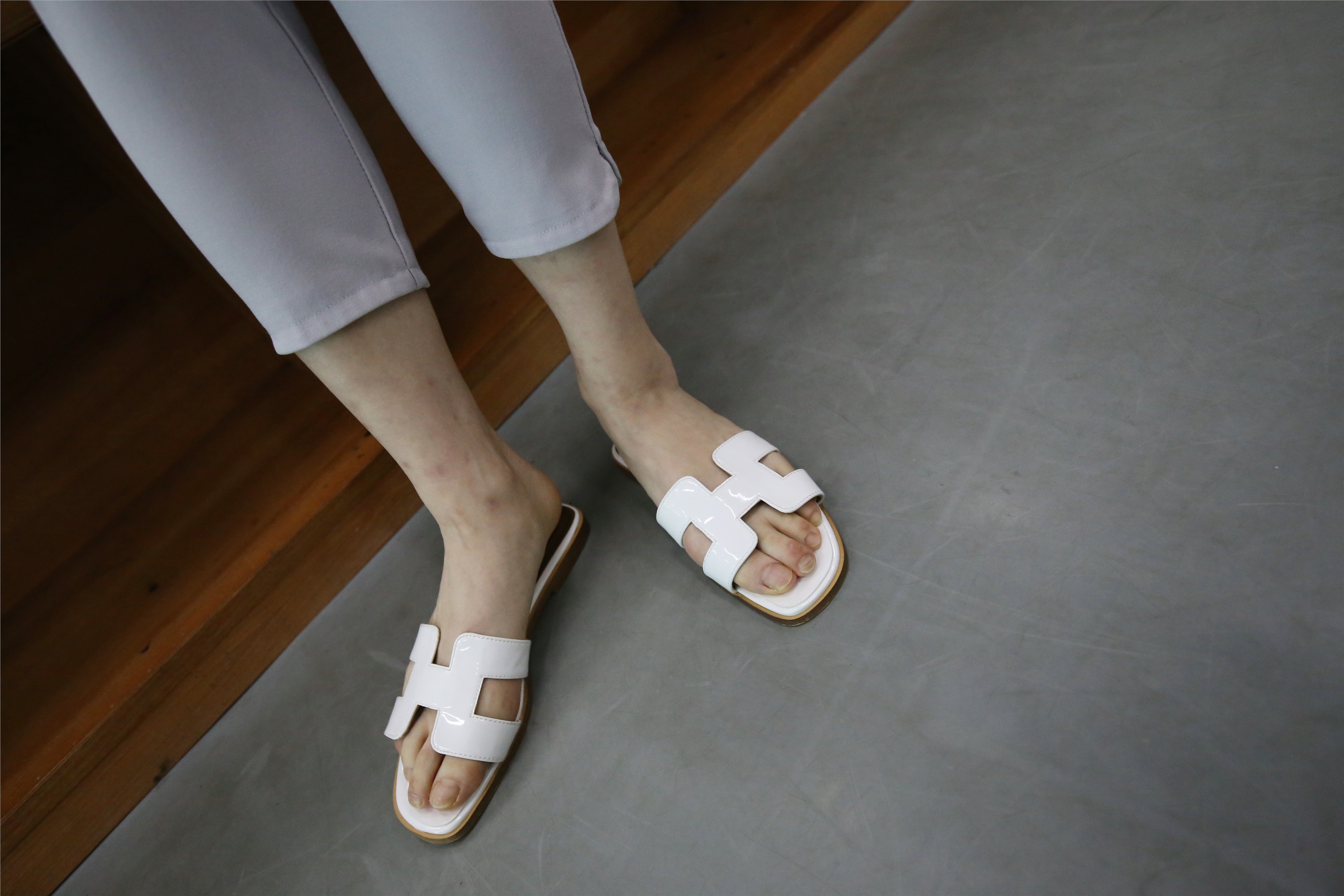 大西瓜美女图片 Z1 休闲裤少女180p