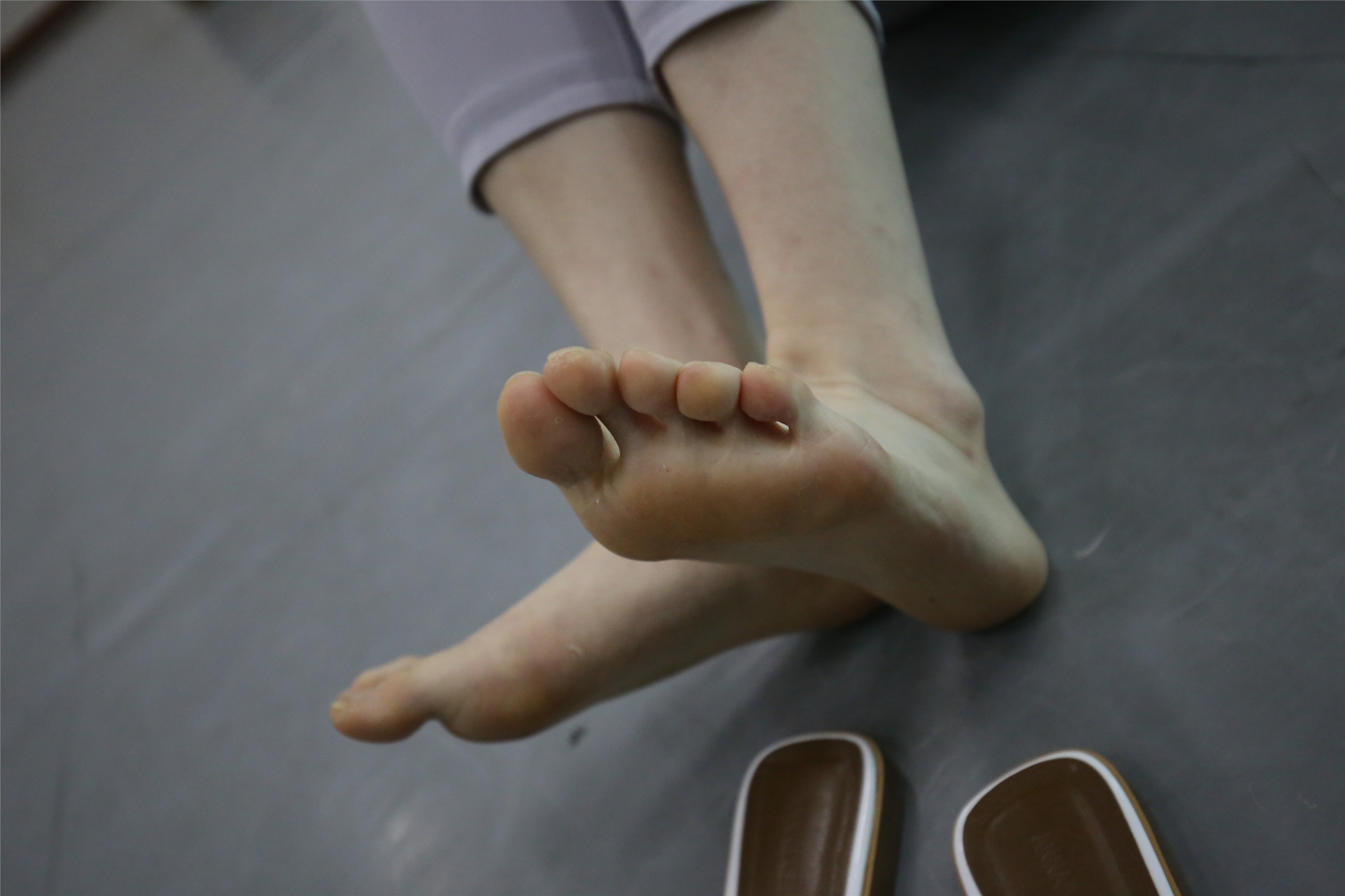 大西瓜美女图片 Z1 休闲裤少女180p