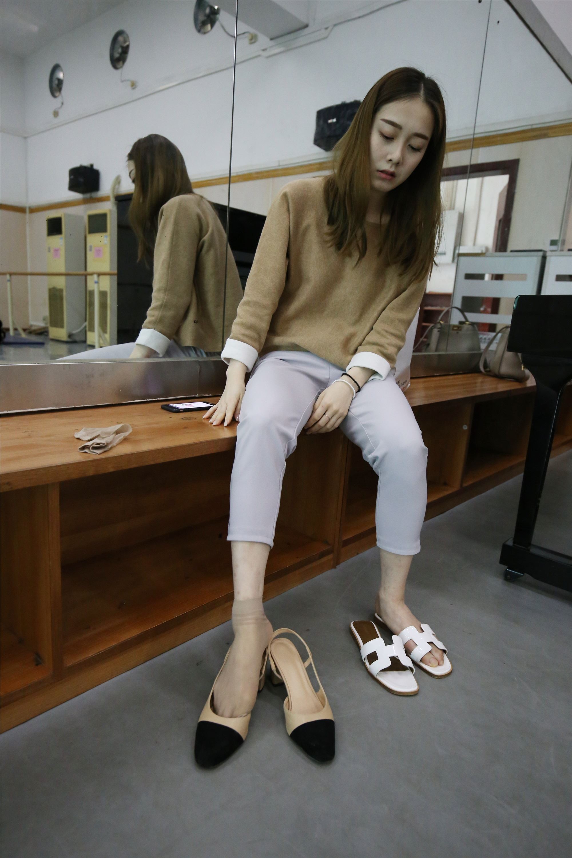 大西瓜美女图片 Z1 休闲裤少女180p