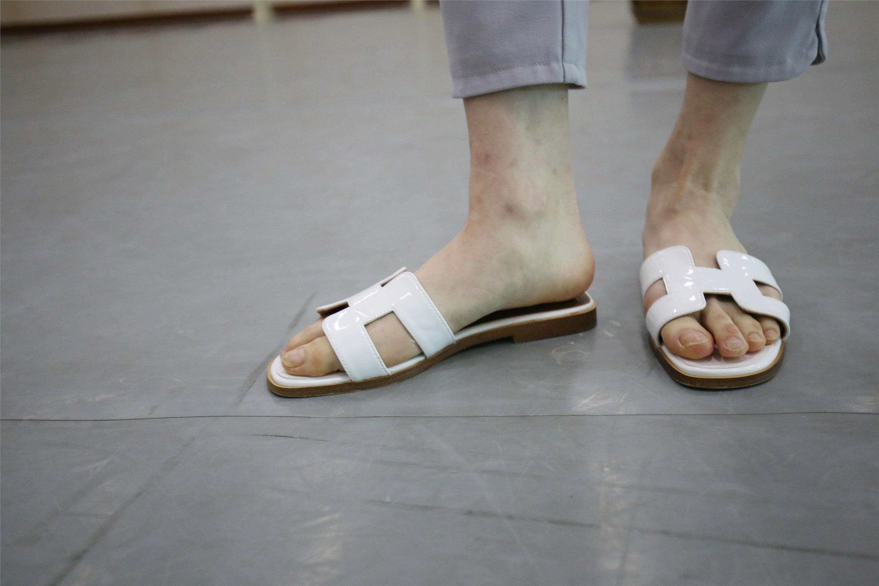 大西瓜美女图片 Z1 休闲裤少女180p