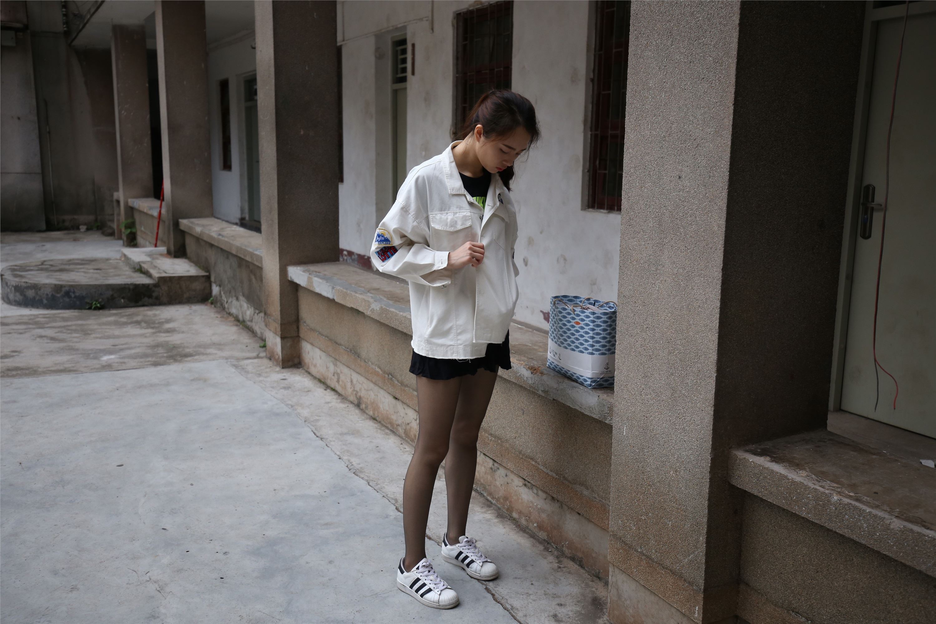 大西瓜美女图片 Z2-2 衬黑丝袜472p1