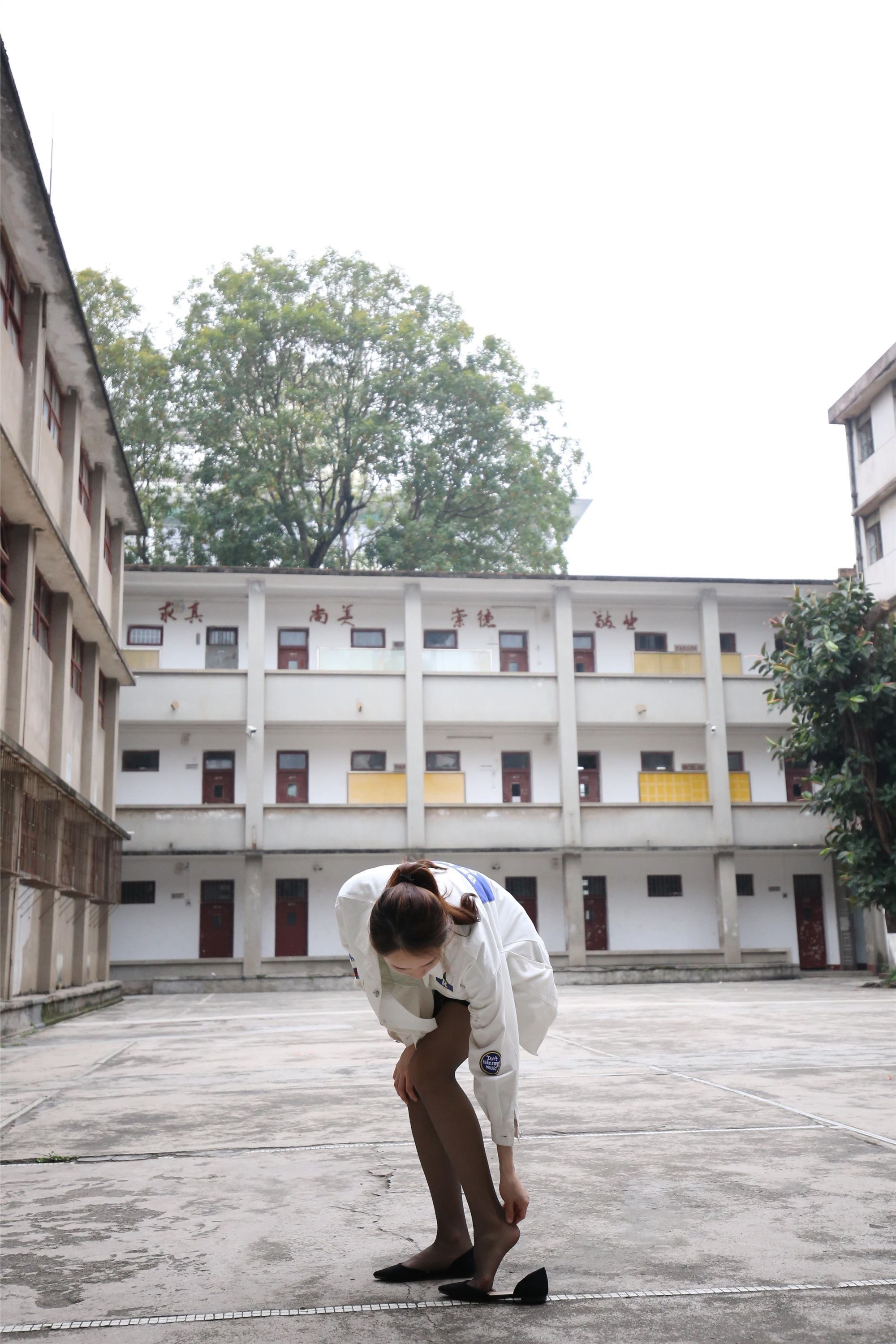 大西瓜美女图片 Z2-2 衬黑丝袜472p4