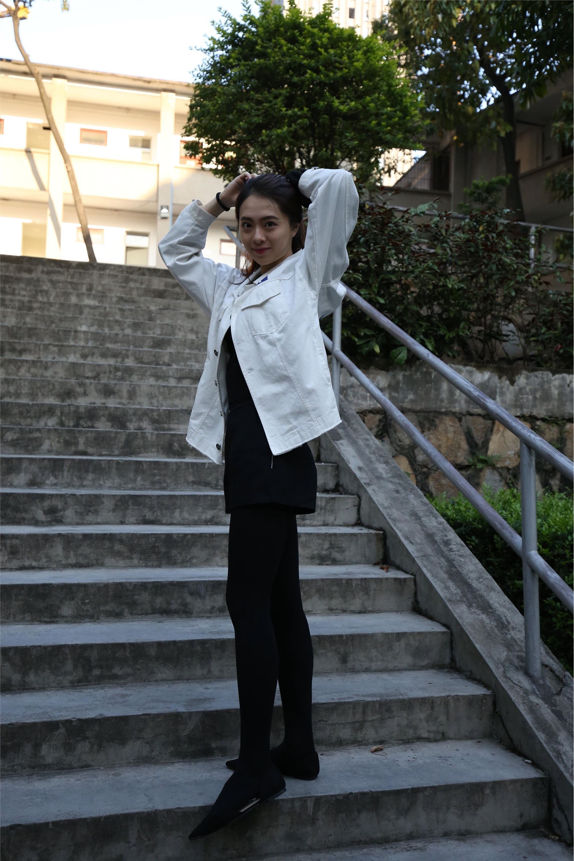 大西瓜美女图片 Z2-1 衬黑厚丝600p1