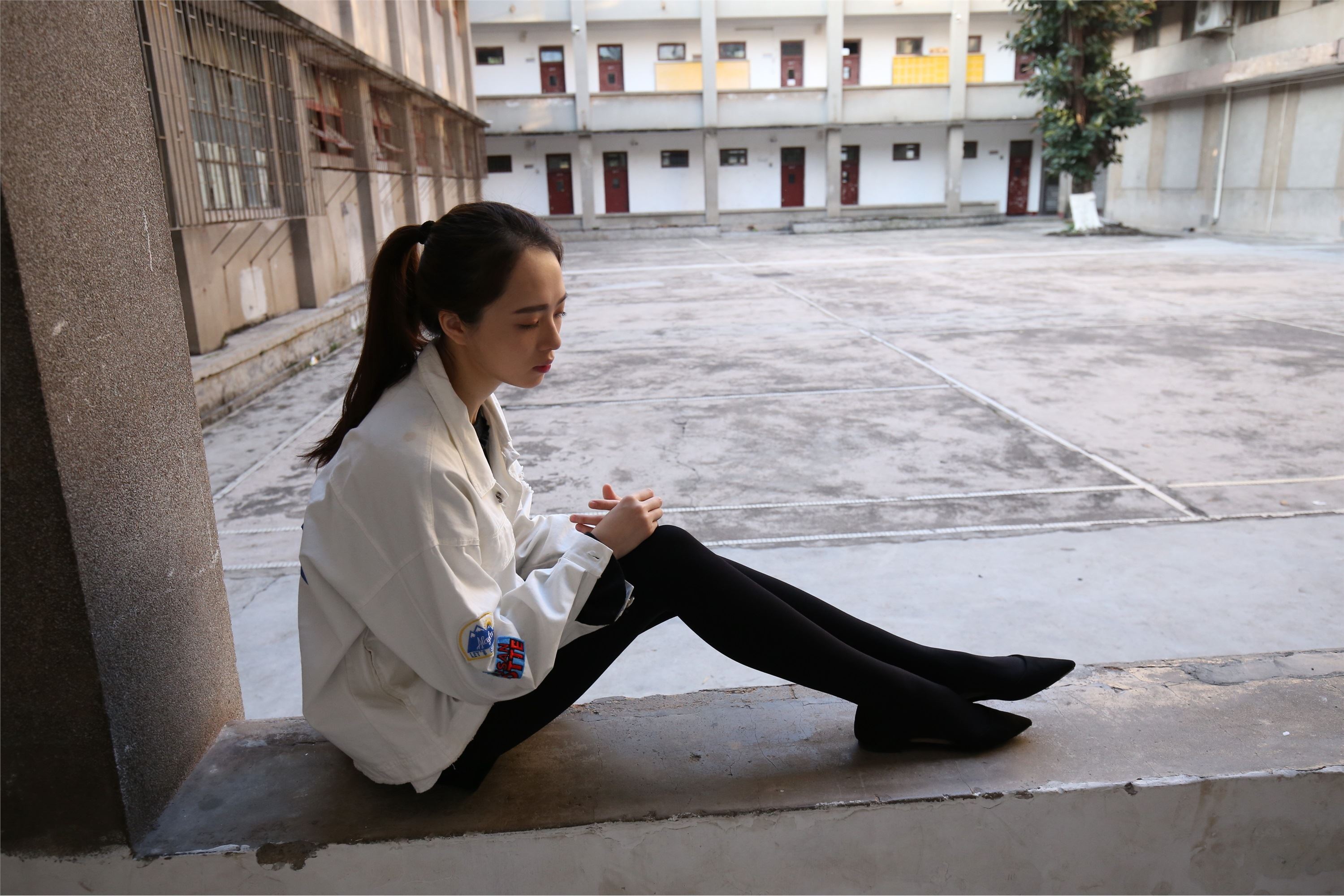 大西瓜美女图片 Z2-1 衬黑厚丝600p1