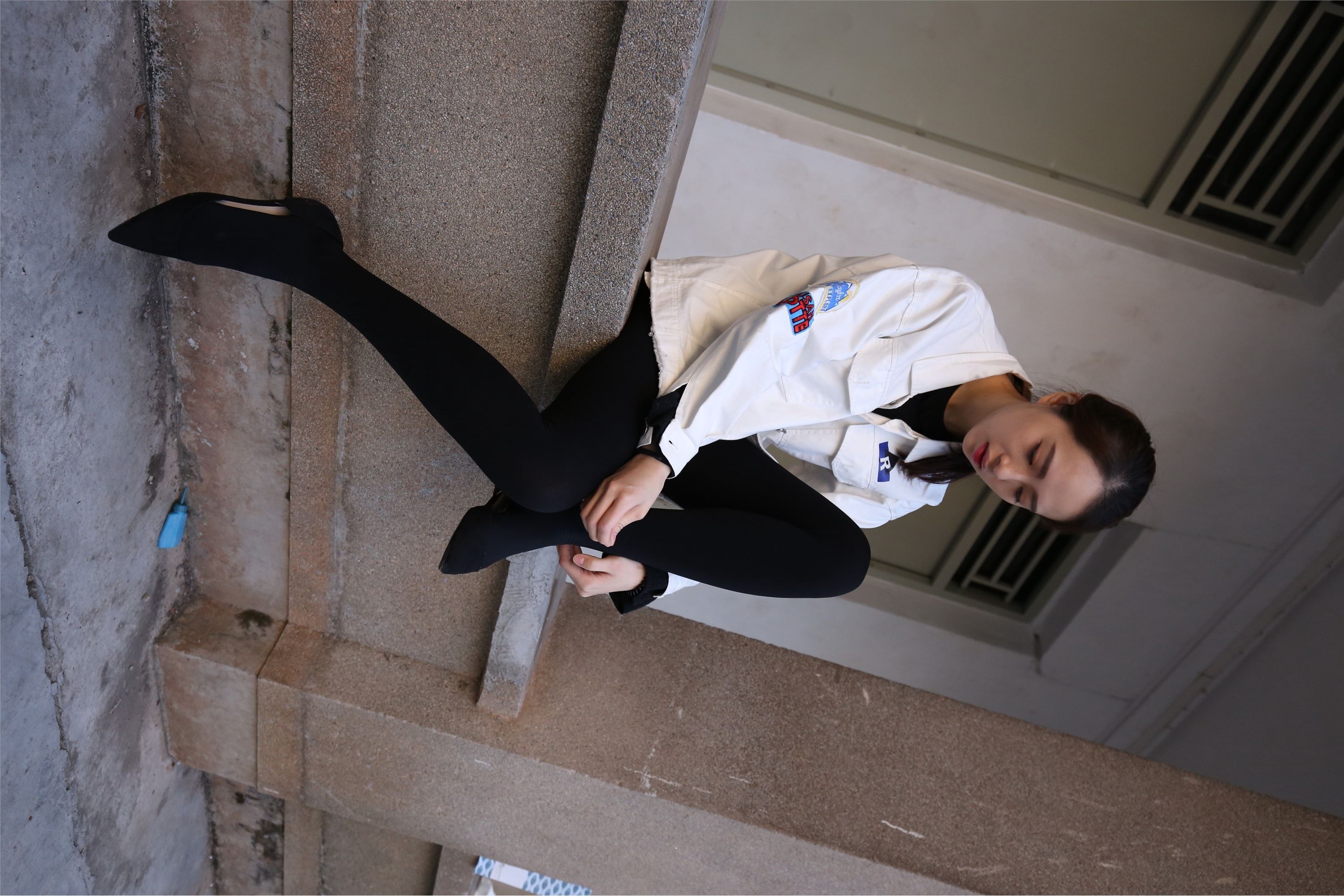 大西瓜美女图片 Z2-1 衬黑厚丝600p1