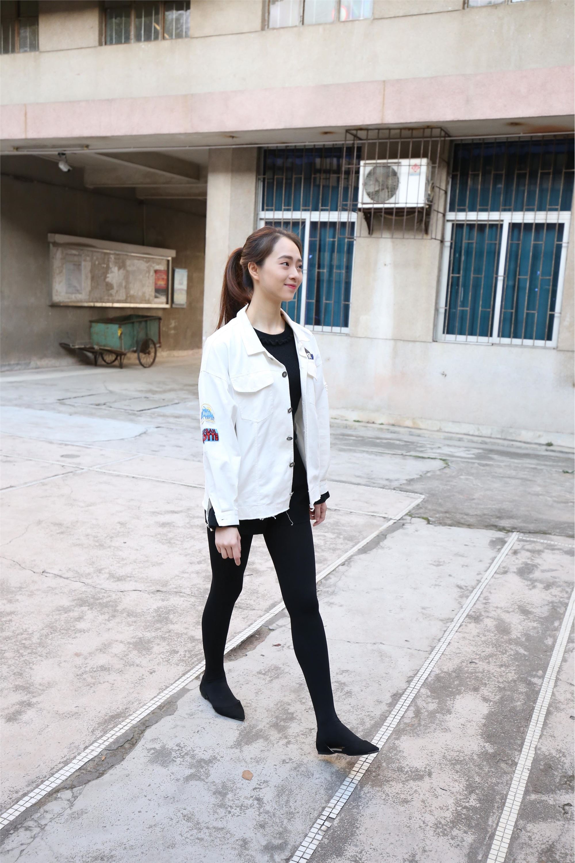 大西瓜美女图片 Z2-1 衬黑厚丝600p1