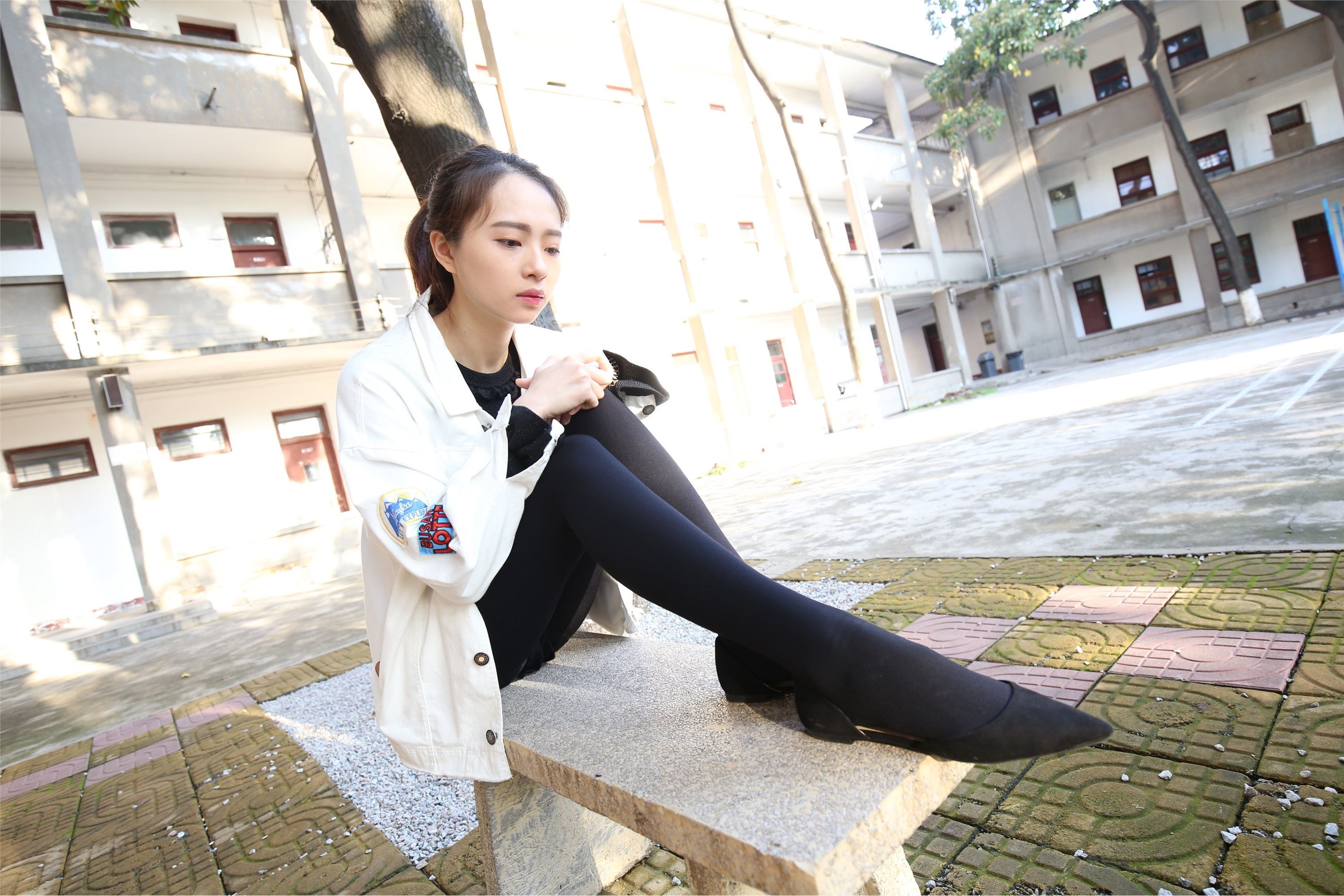 大西瓜美女图片 Z2-1 衬黑厚丝600p2