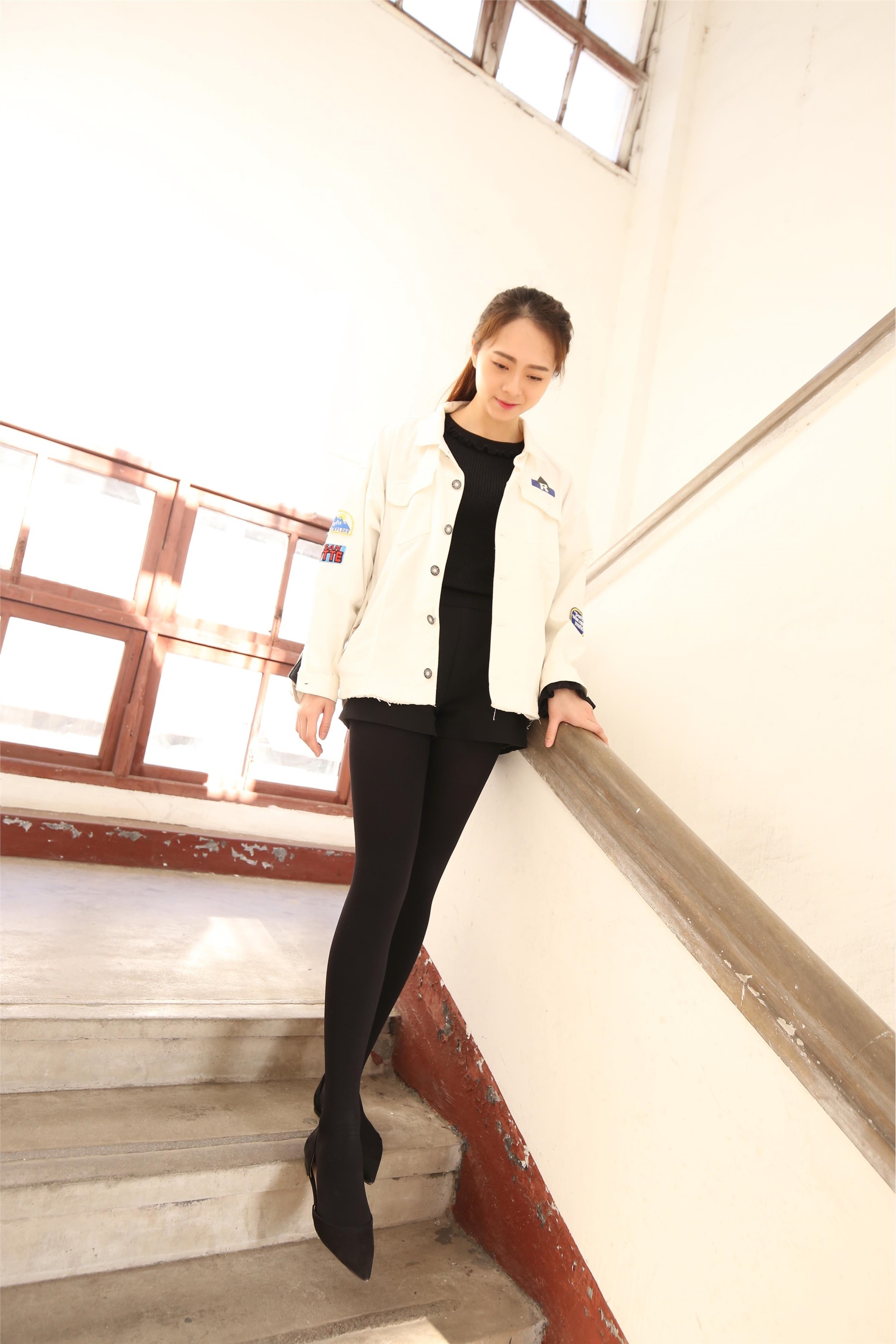 大西瓜美女图片 Z2-1 衬黑厚丝600p2