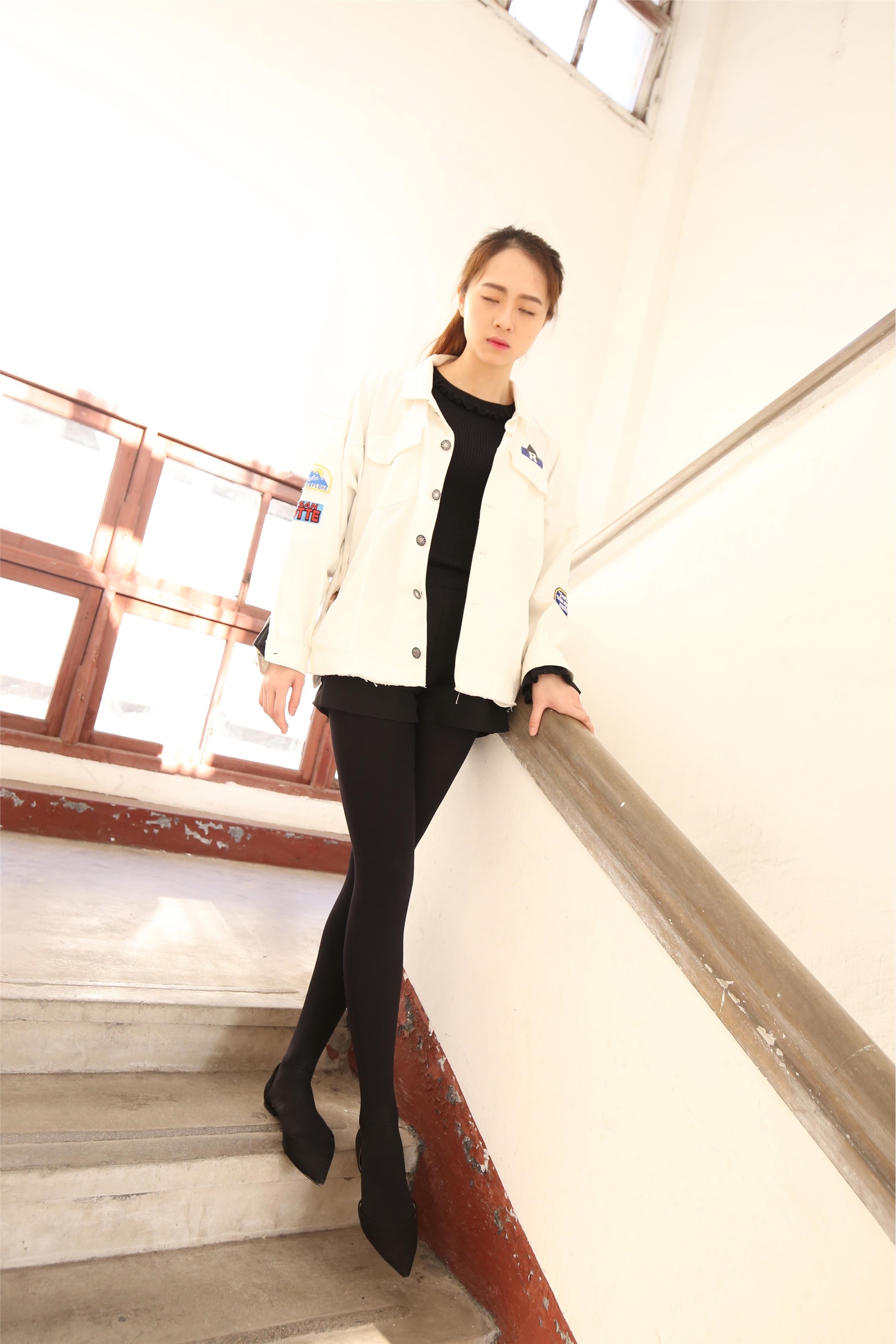 大西瓜美女图片 Z2-1 衬黑厚丝600p2