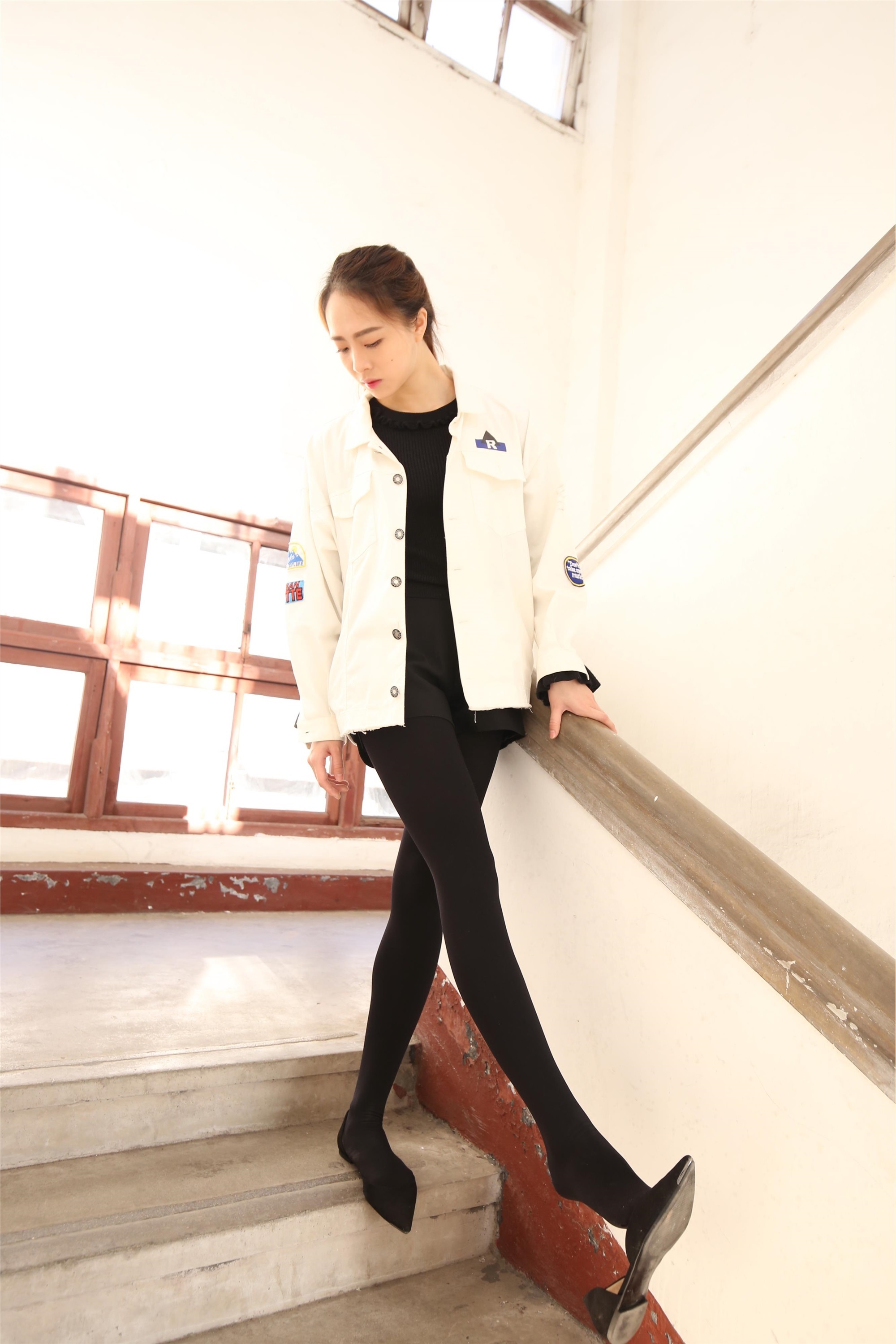 大西瓜美女图片 Z2-1 衬黑厚丝600p2