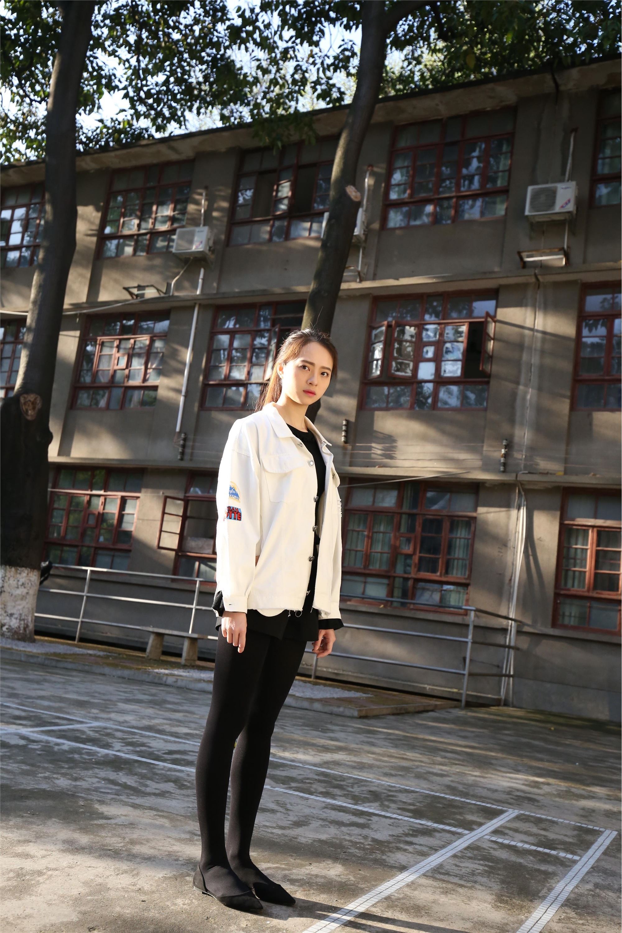 大西瓜美女图片 Z2-1 衬黑厚丝600p2