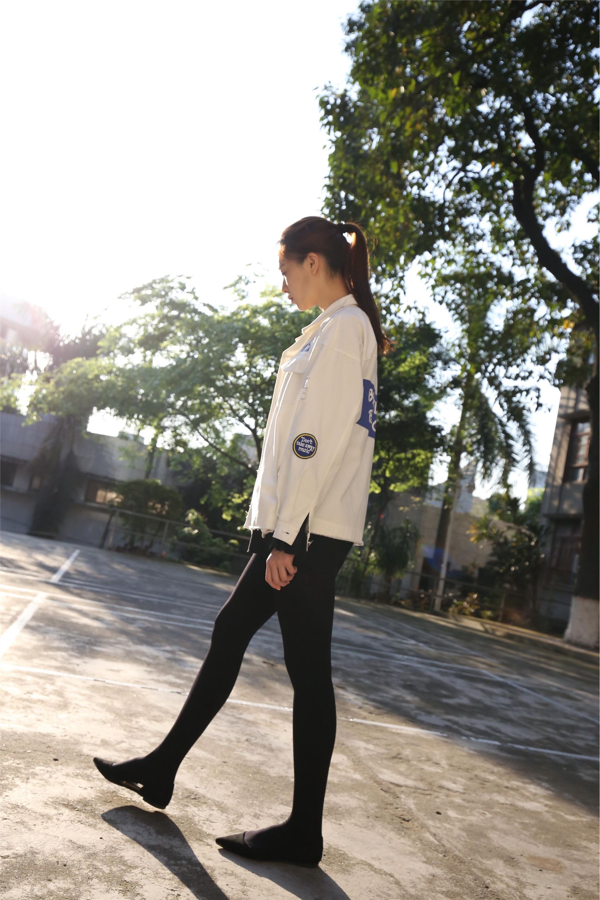 大西瓜美女图片 Z2-1 衬黑厚丝600p2