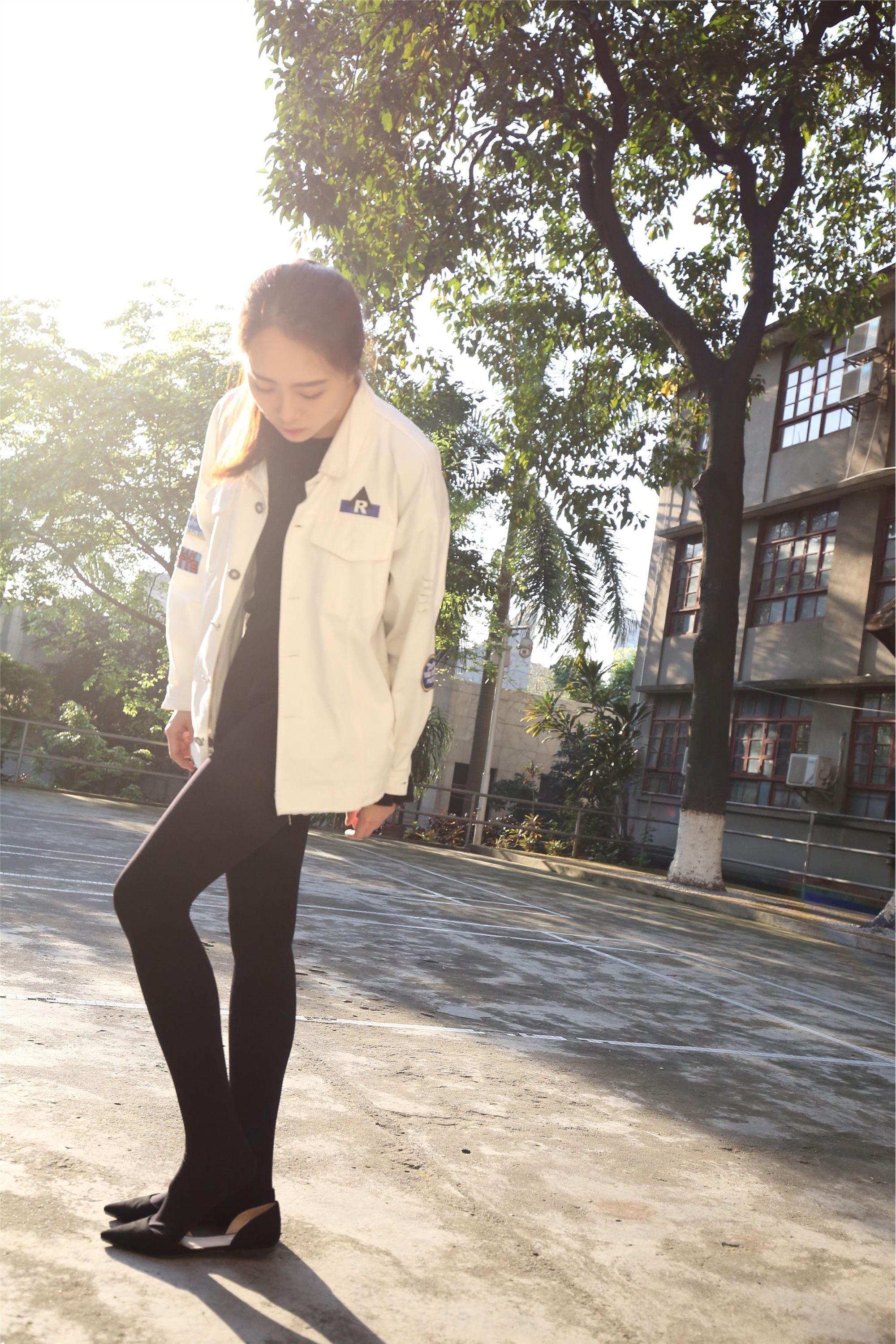 大西瓜美女图片 Z2-1 衬黑厚丝600p2